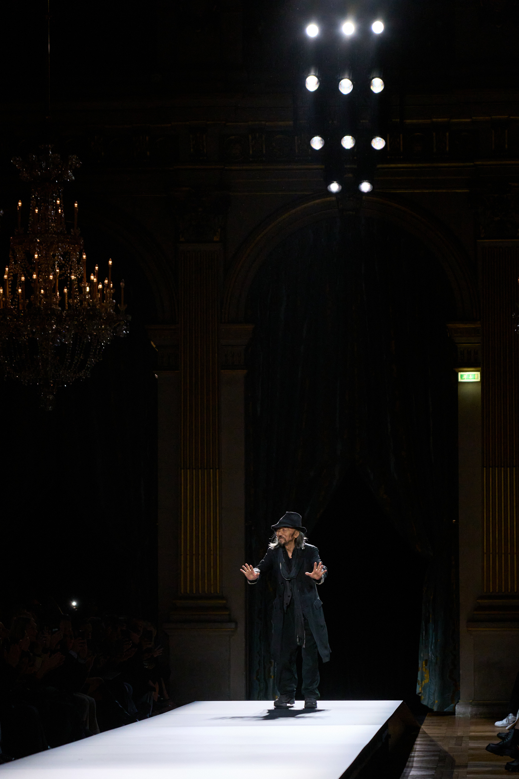 Yohji Yamamoto Spring 2025 Fashion Show Atmosphere