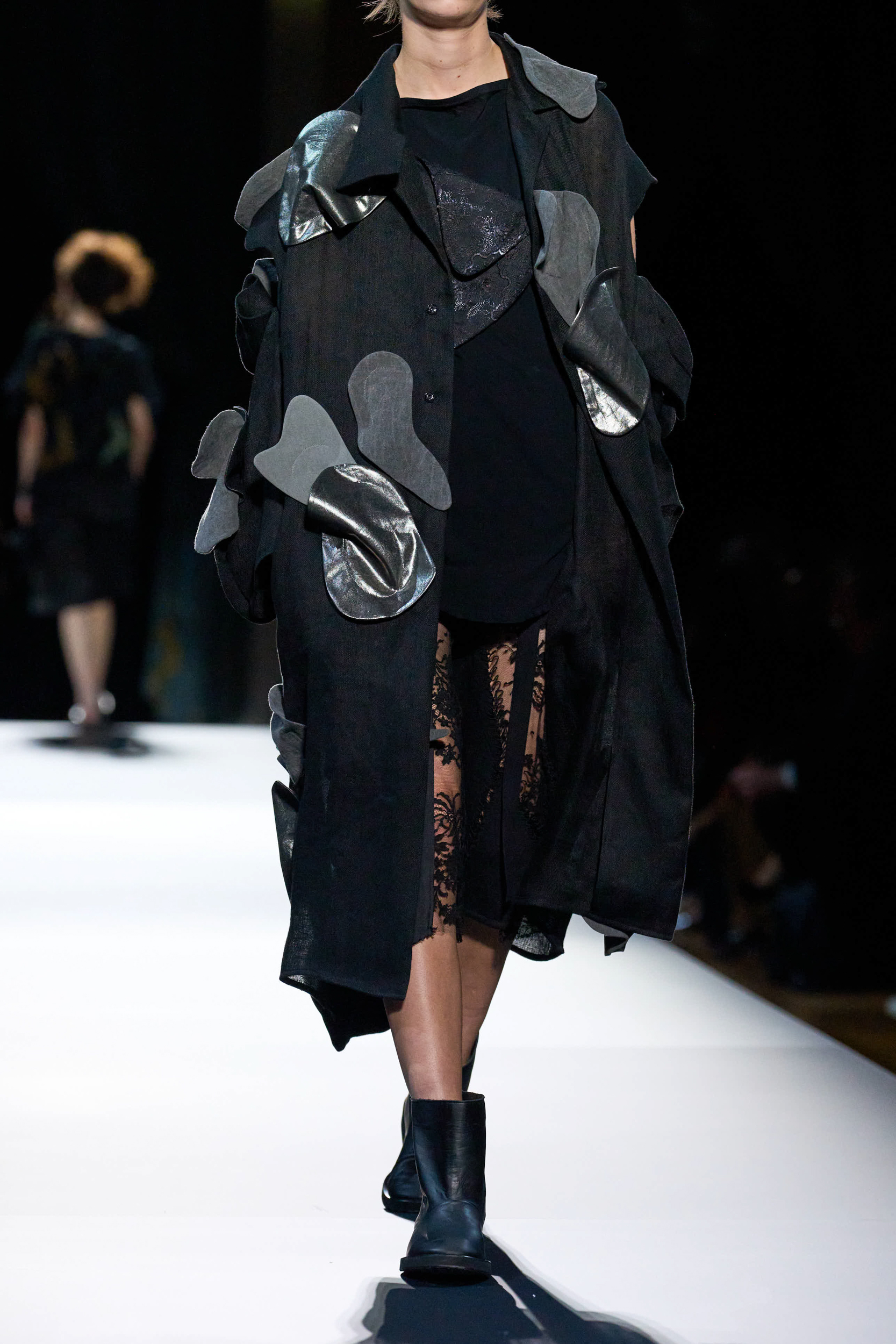 Yohji Yamamoto Spring 2025 Fashion Show Details