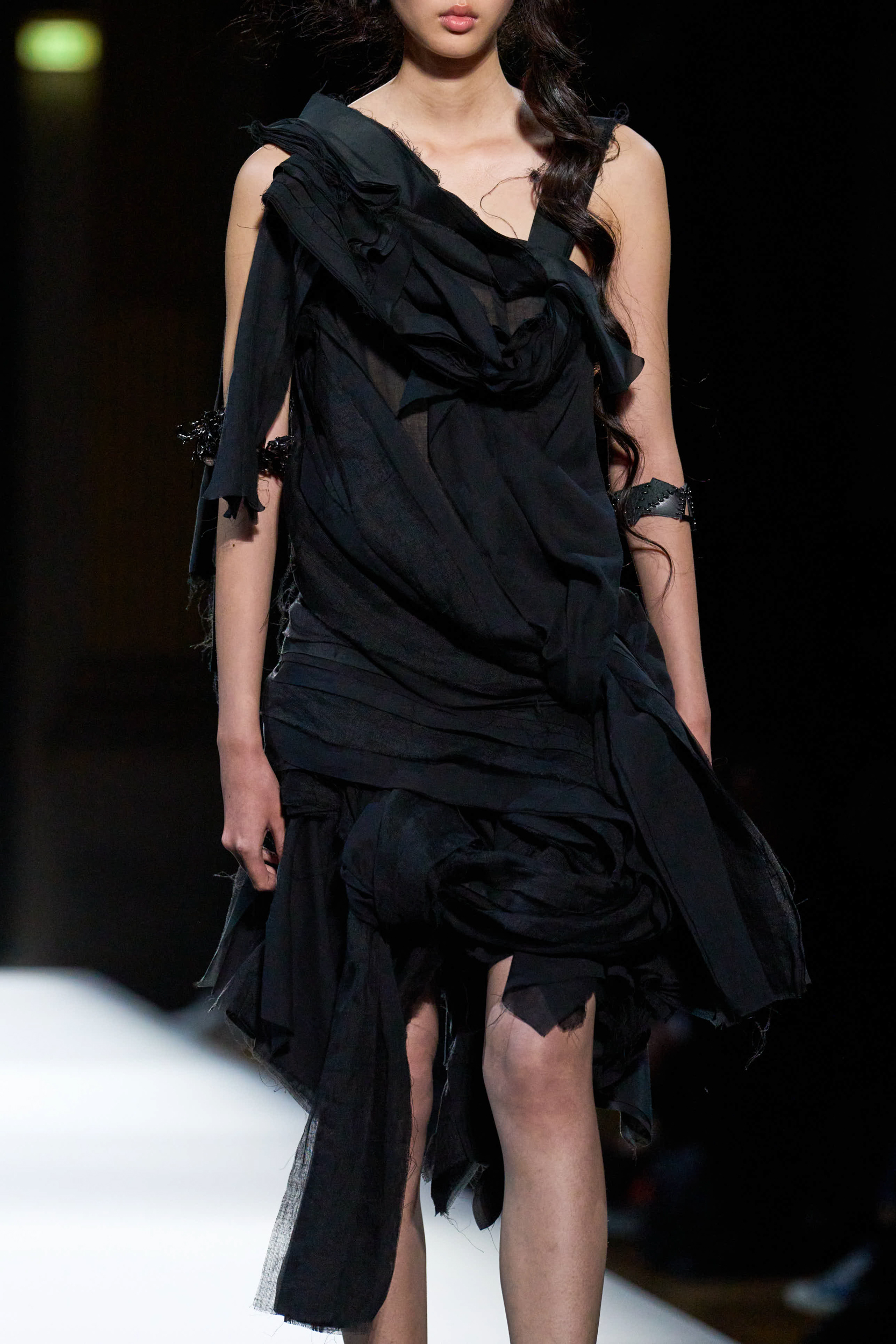 Yohji Yamamoto Spring 2025 Fashion Show Details