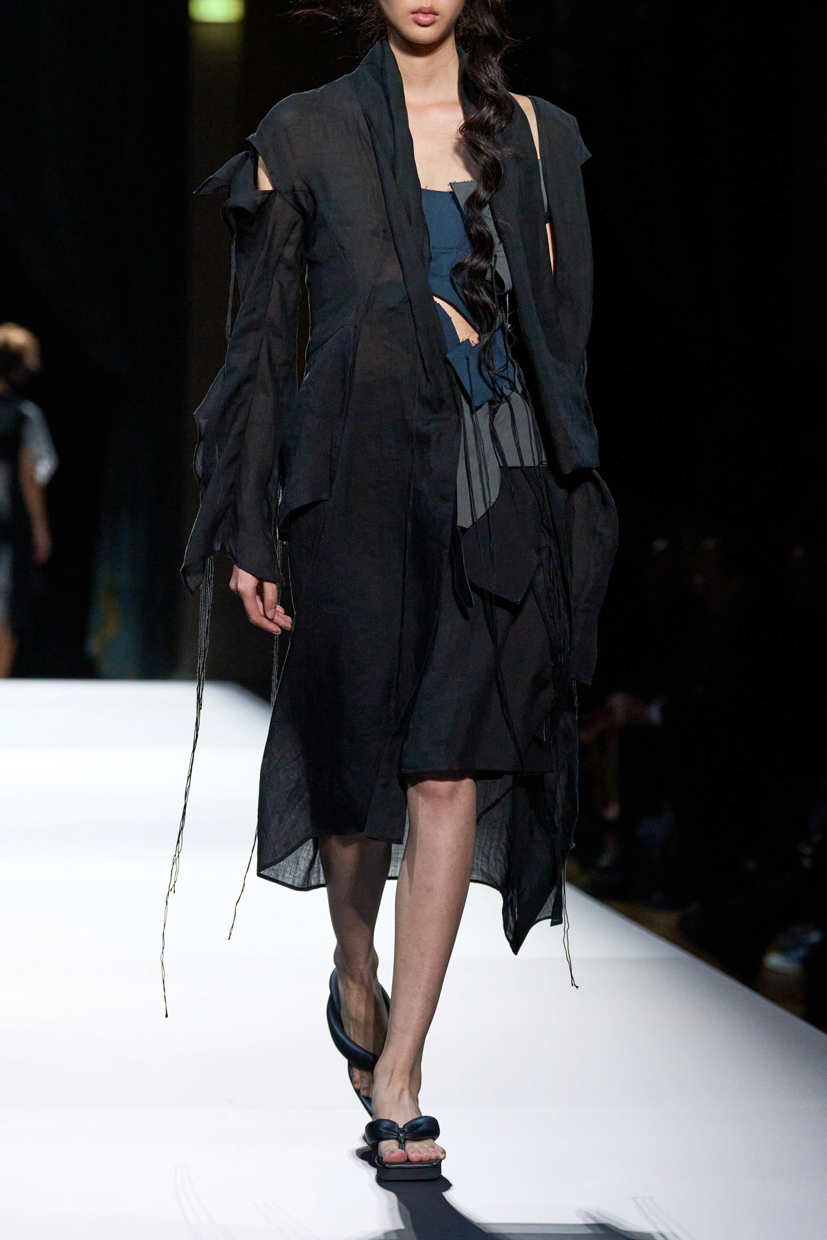 Yohji Yamamoto Spring 2025 Fashion Show Details