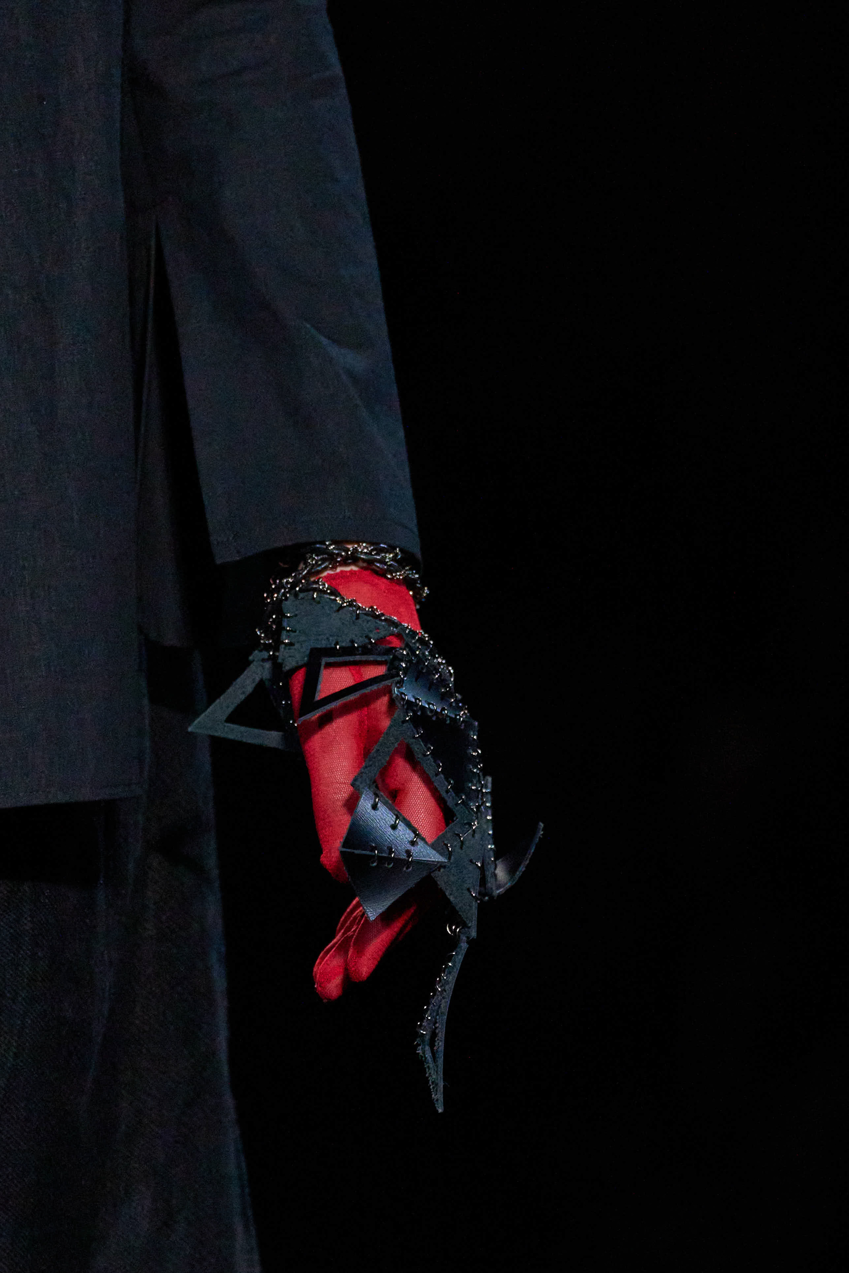 Yohji Yamamoto Spring 2025 Fashion Show Details