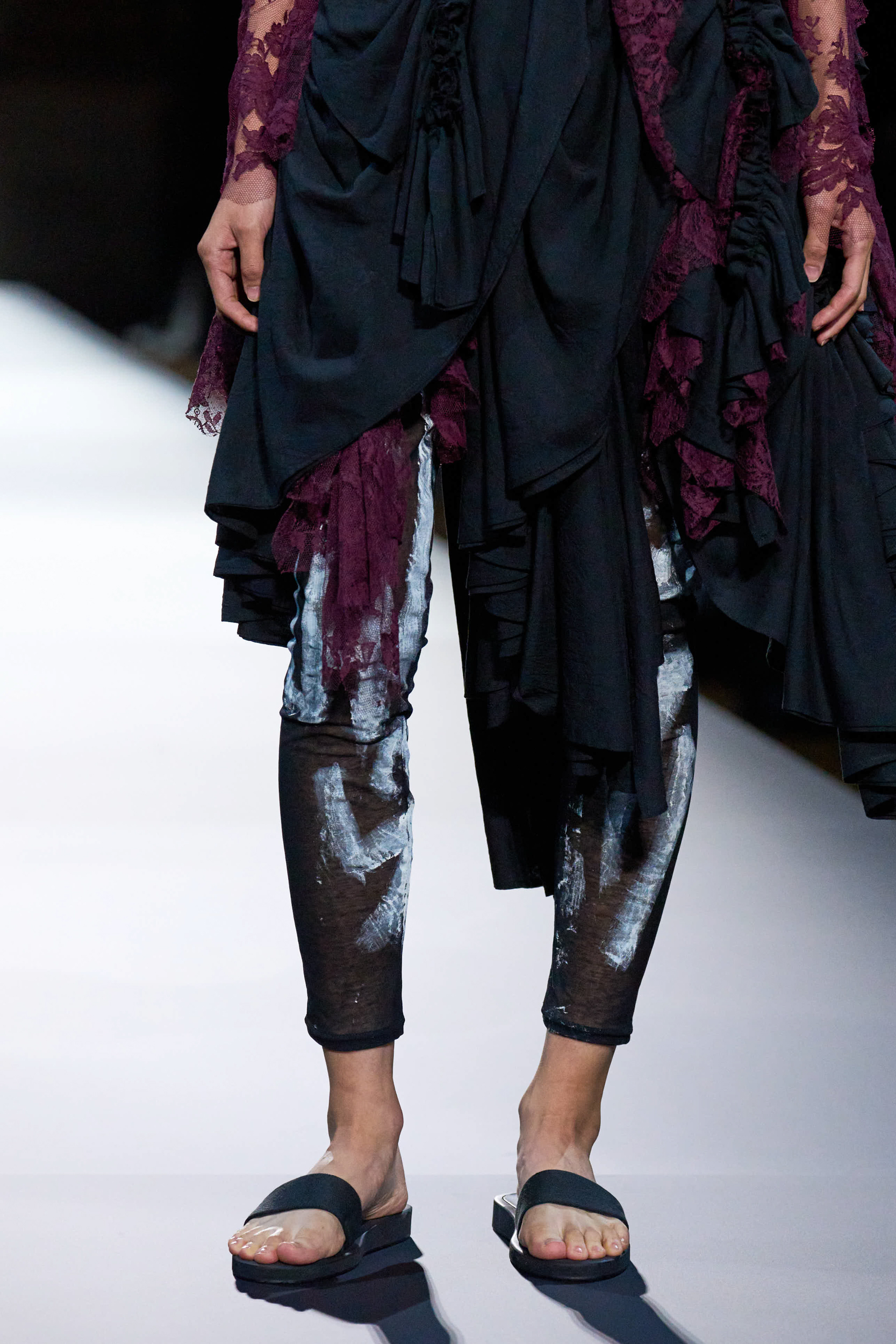 Yohji Yamamoto Spring 2025 Fashion Show Details