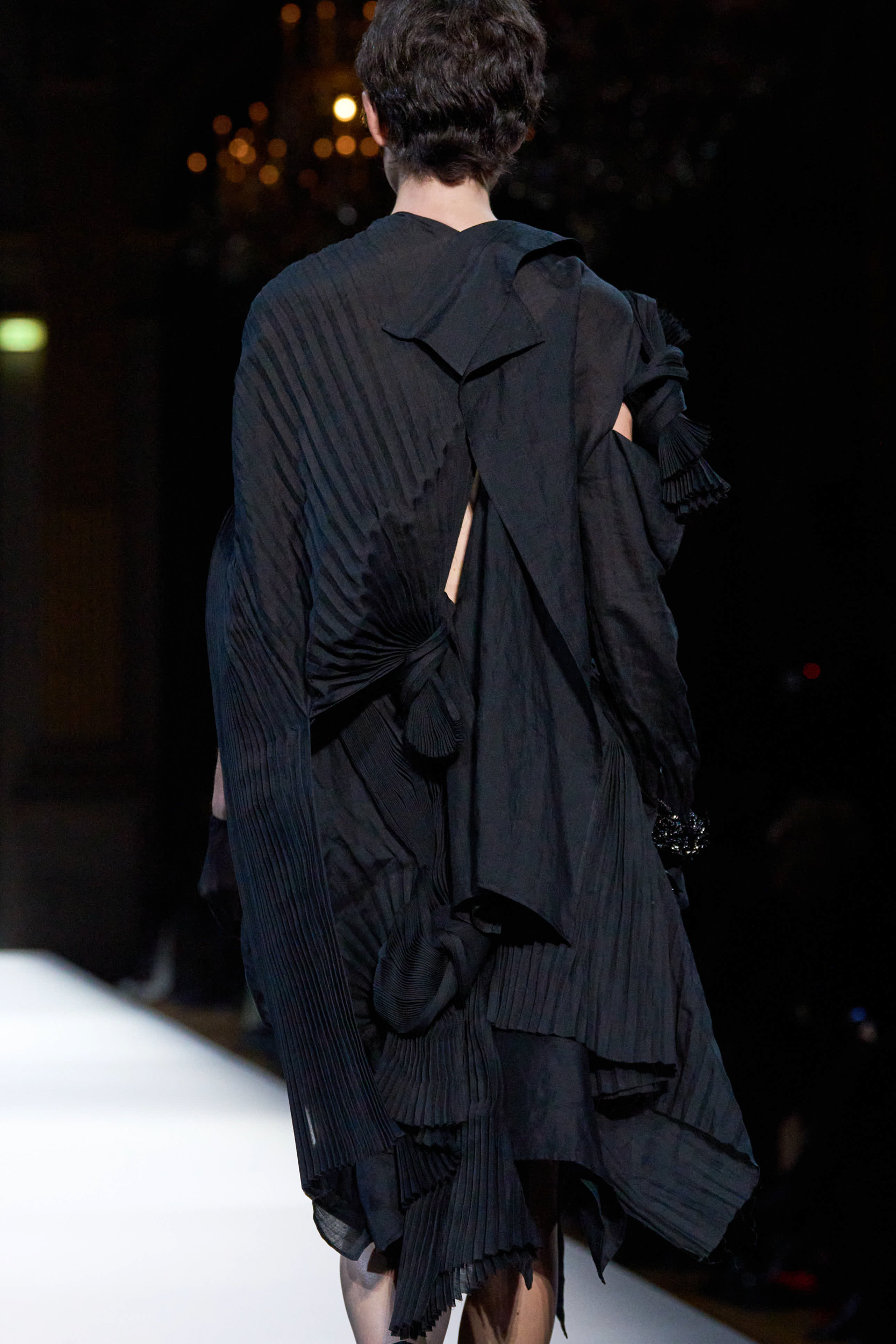 Yohji Yamamoto Spring 2025 Fashion Show Details