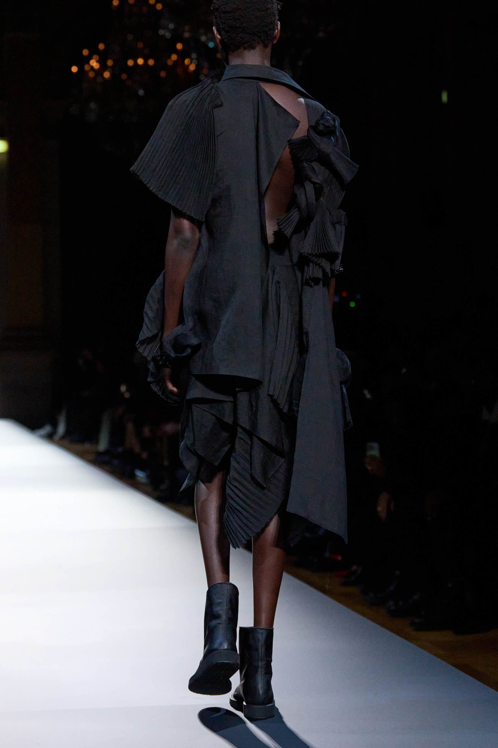 Yohji Yamamoto Spring 2025 Fashion Show Details