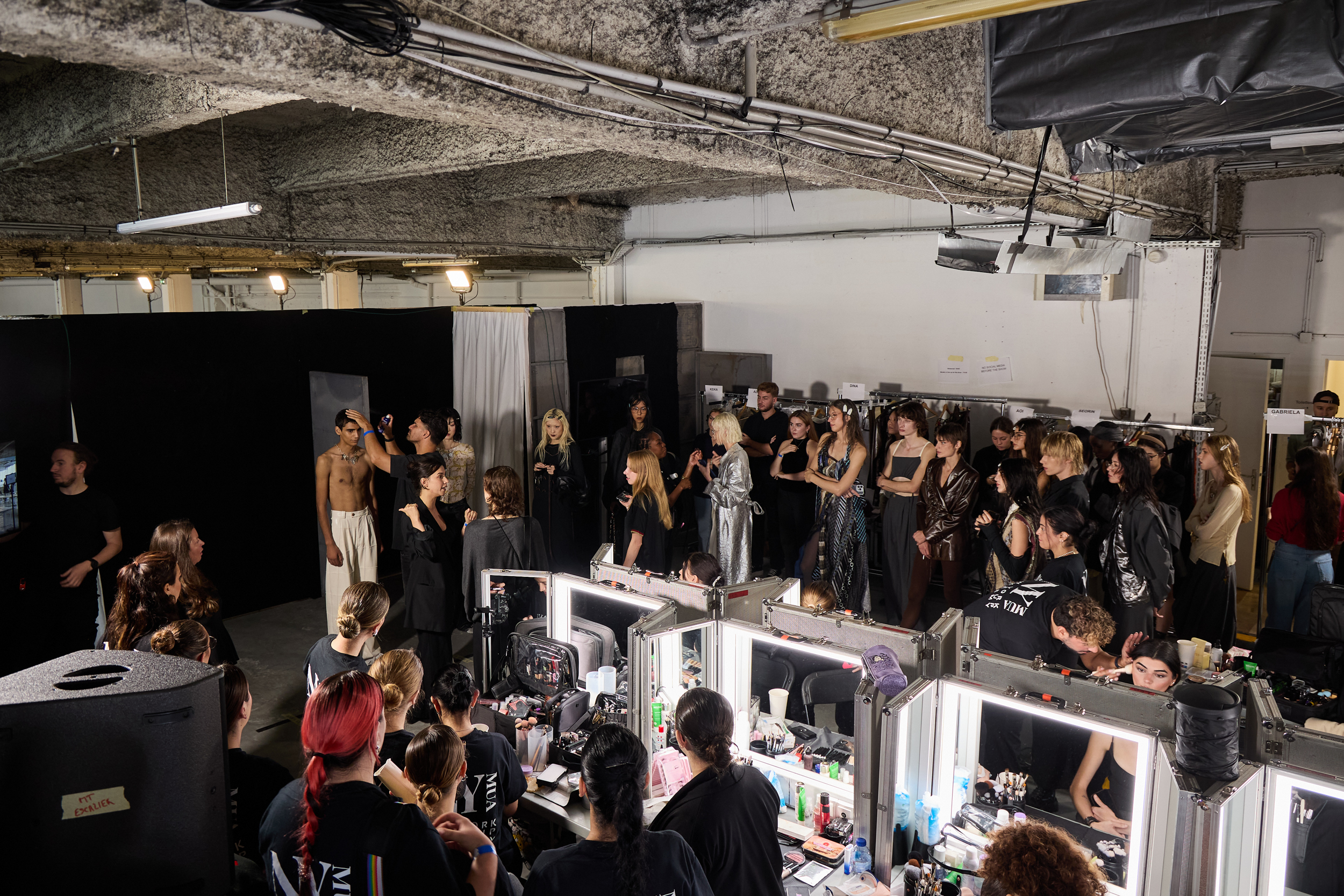 Zimo Spring 2025 Fashion Show Backstage