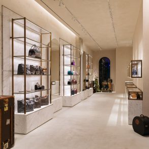 Au Départ Paris Flagship Store on Rue du Faubourg Saint-Honoré