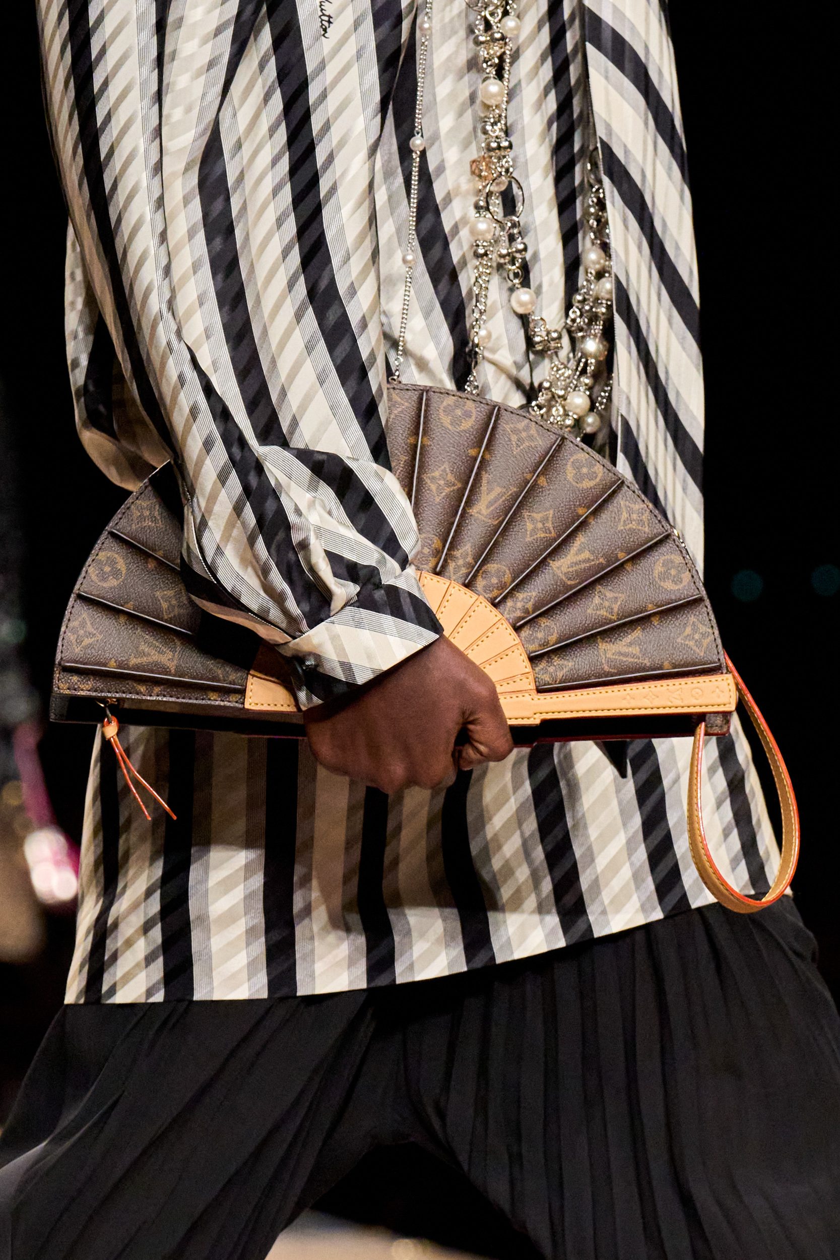 Louis Vuitton Spring 2025 Fashion Show Details