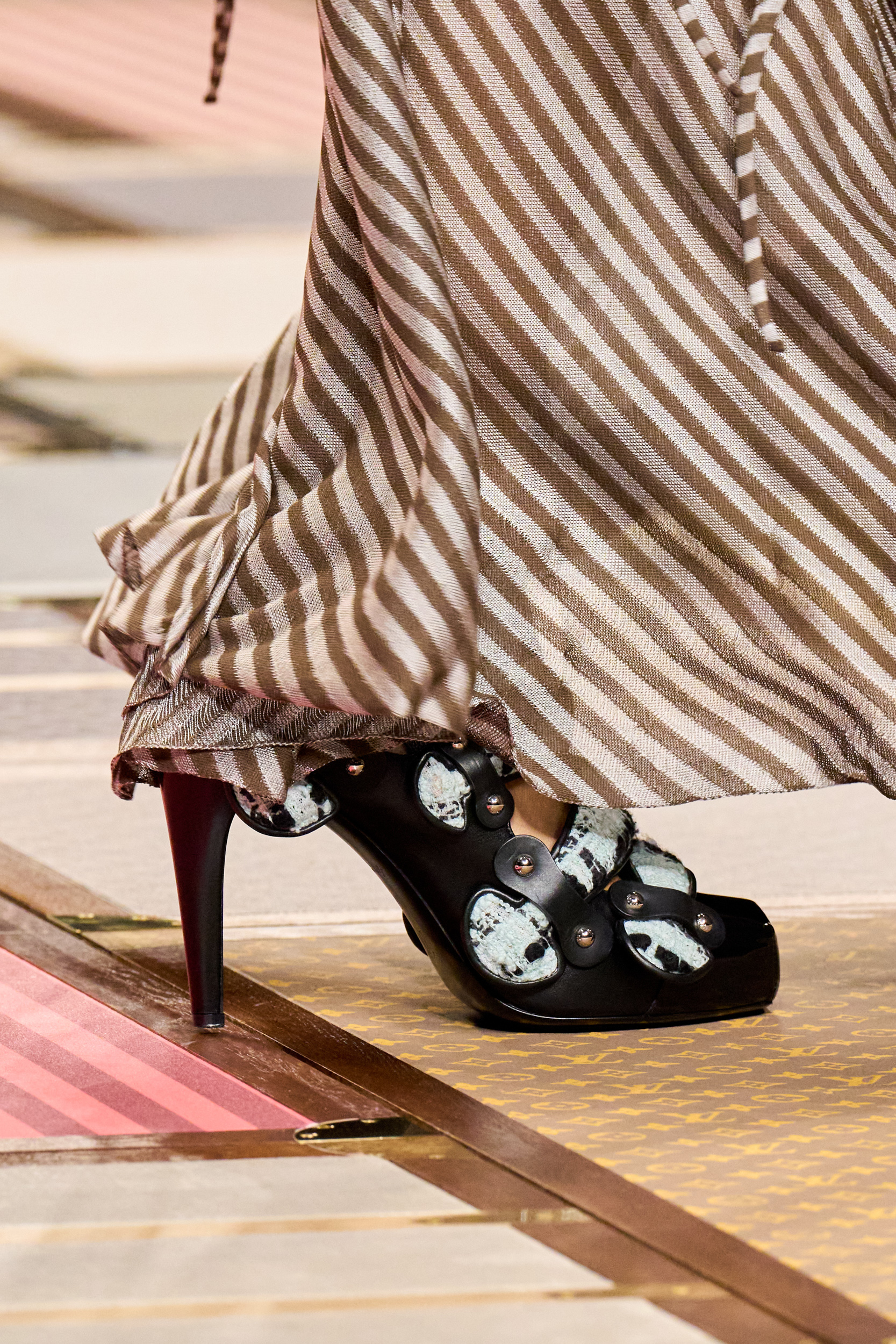 Louis Vuitton Spring 2025 Fashion Show Details