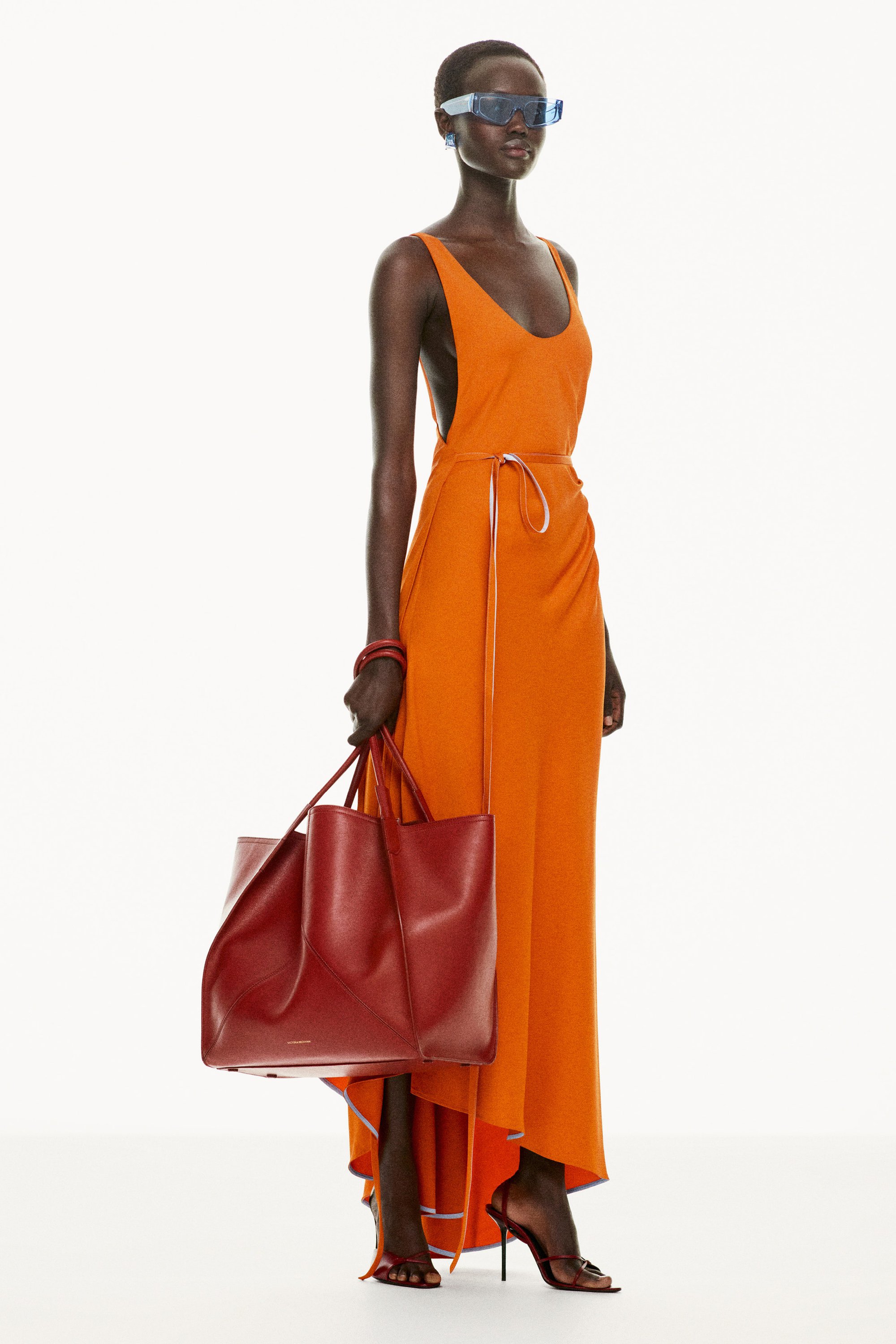Victoria Beckham Pre-Fall 2025 Fashion Show | The Impression
