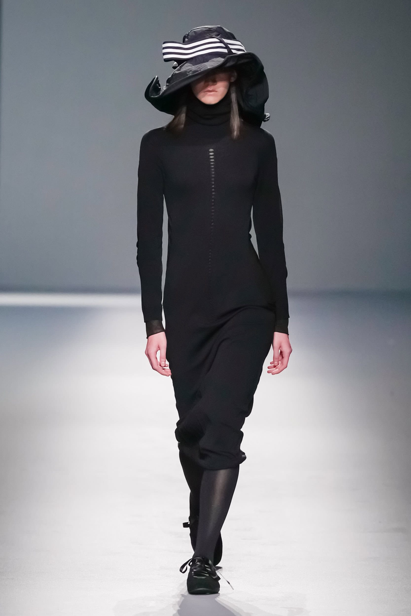 Y-3 Fall 2025 Men’s Fashion Show