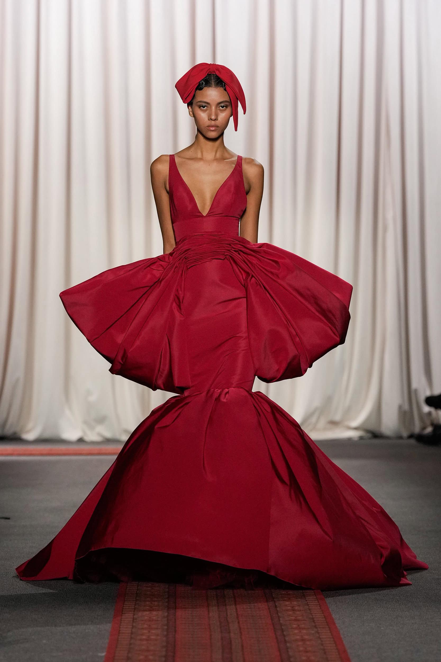 Giambattista Valli Spring 2025 Couture Fashion Show