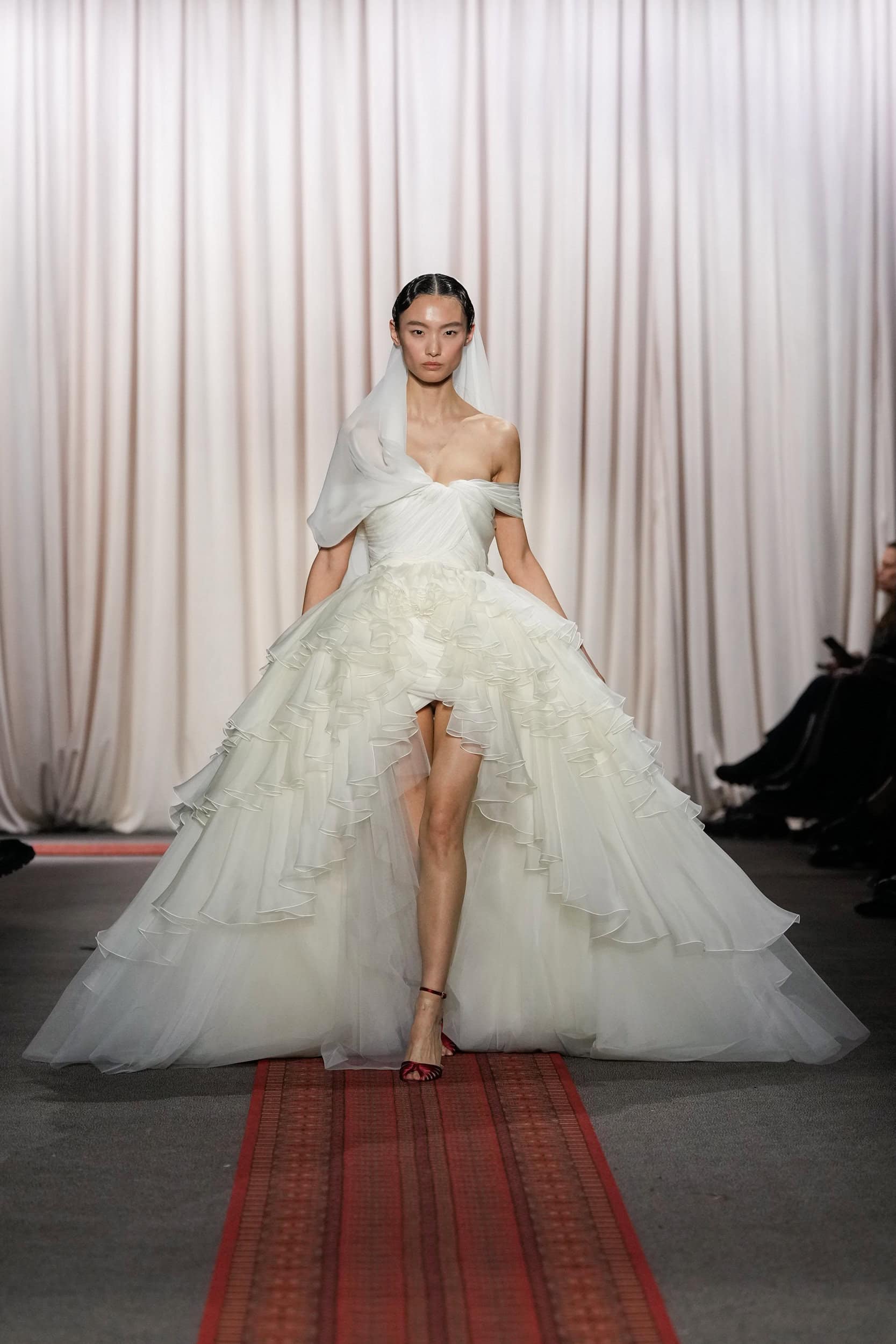 Giambattista Valli Spring 2025 Couture Fashion Show