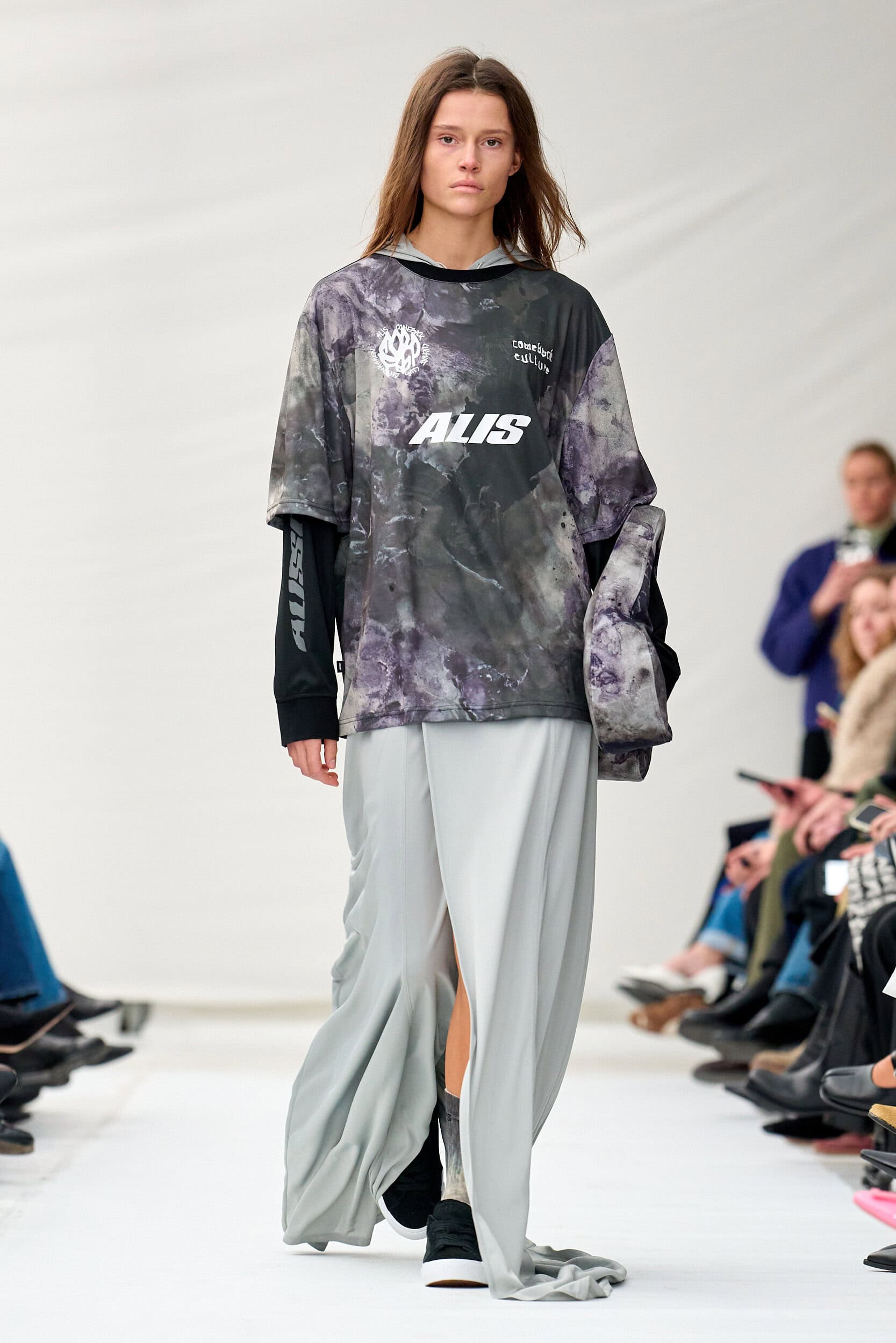 Alis  Fall 2025 Fashion Show 