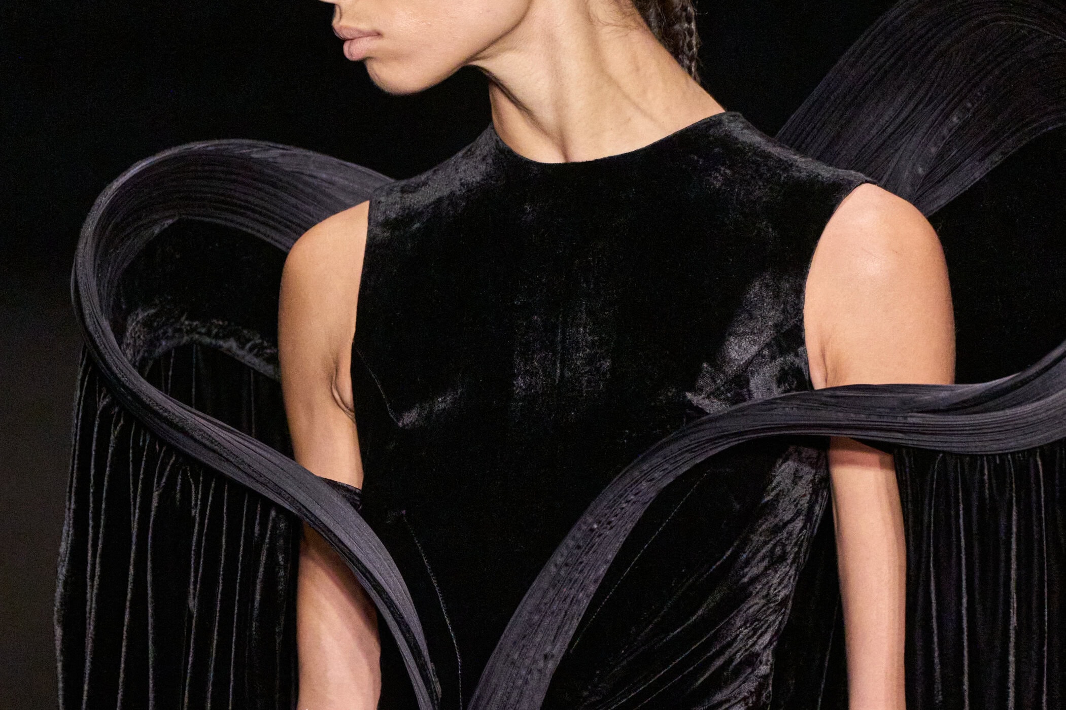 Gaurav Gupta Spring 2025 Couture Fashion Show Details