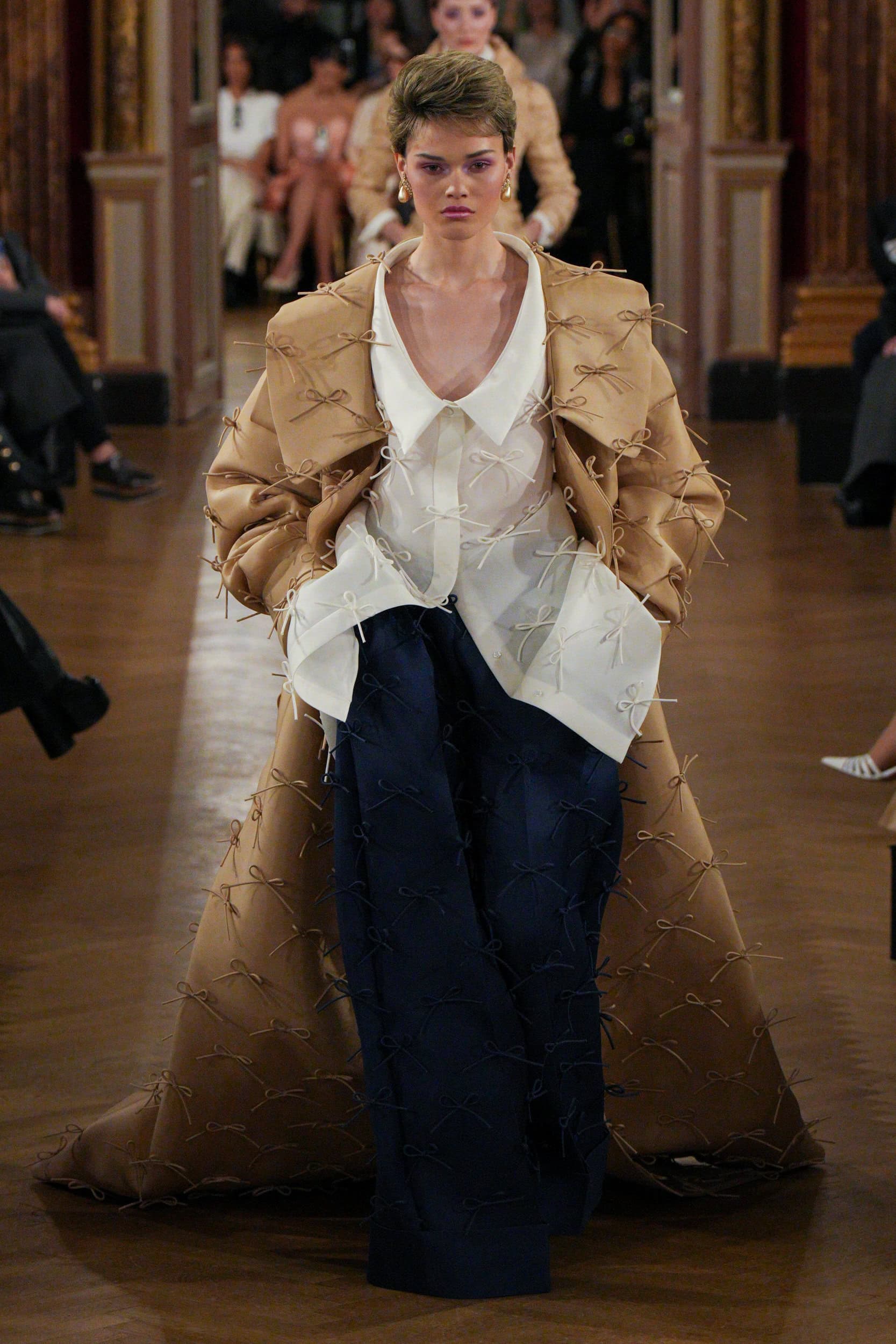 Viktor & Rolf Spring 2025 Couture Fashion Show