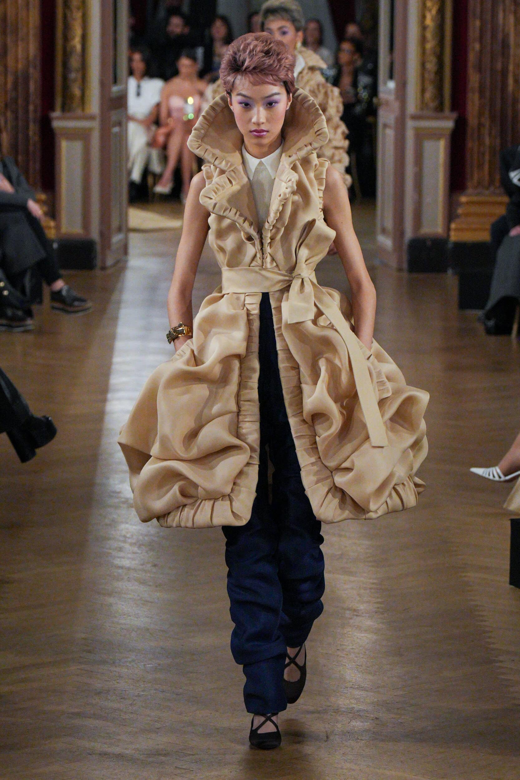 Viktor & Rolf Spring 2025 Couture Fashion Show