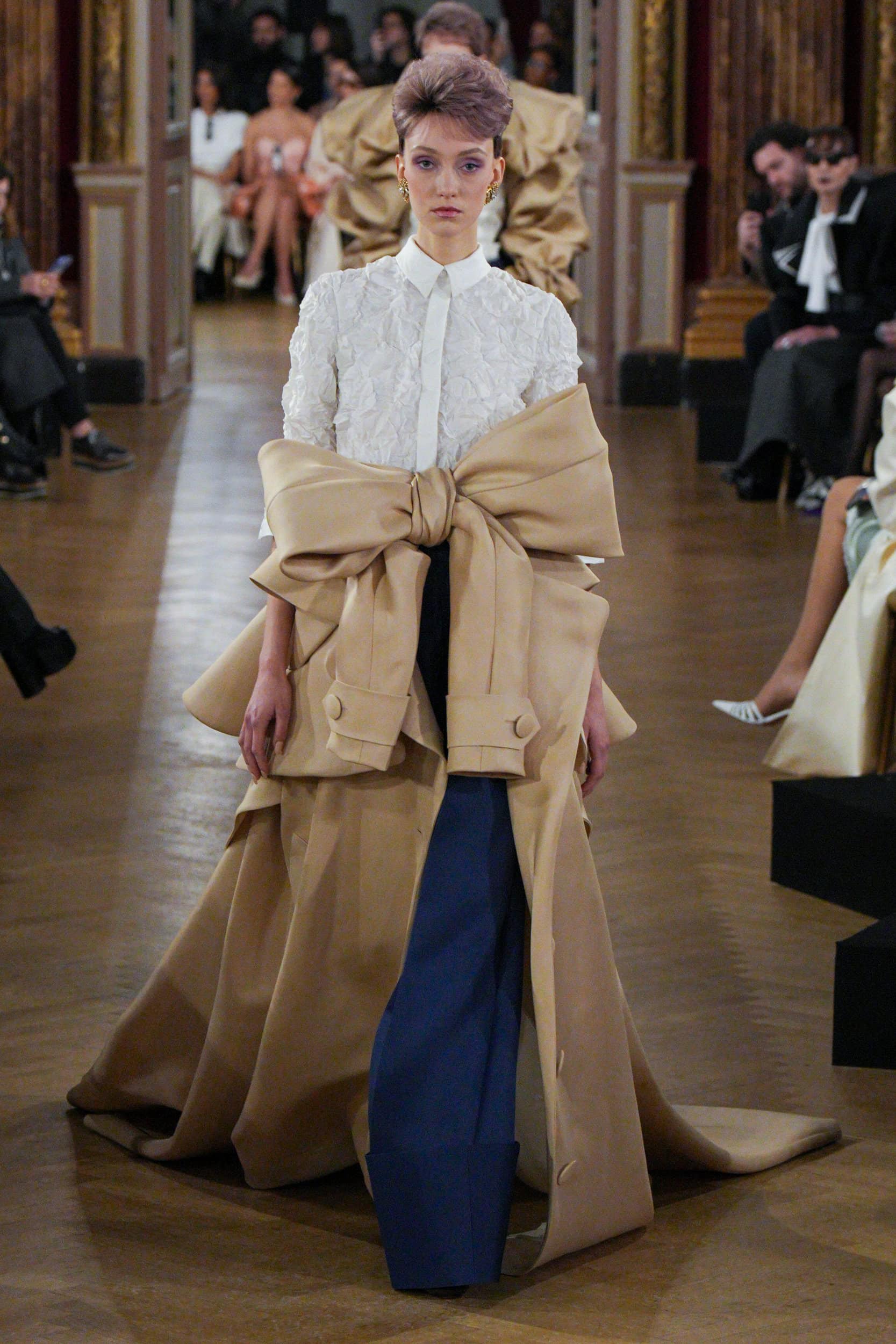 Viktor & Rolf Spring 2025 Couture Fashion Show