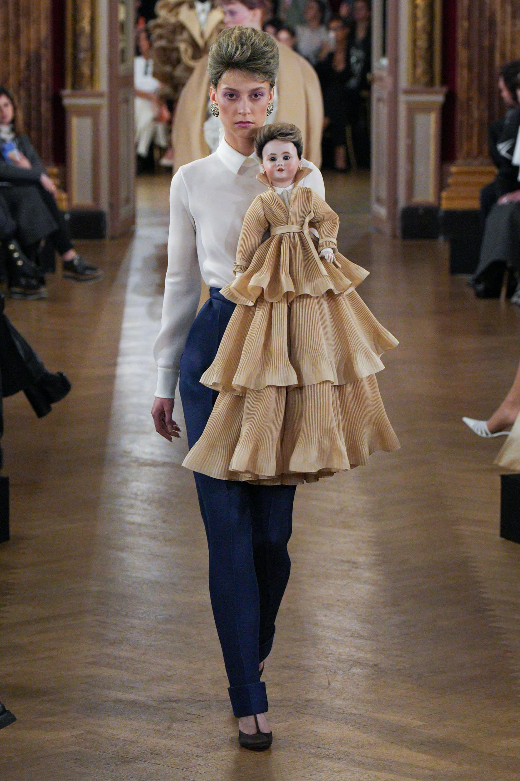 Viktor & Rolf Spring 2025 Couture Fashion Show