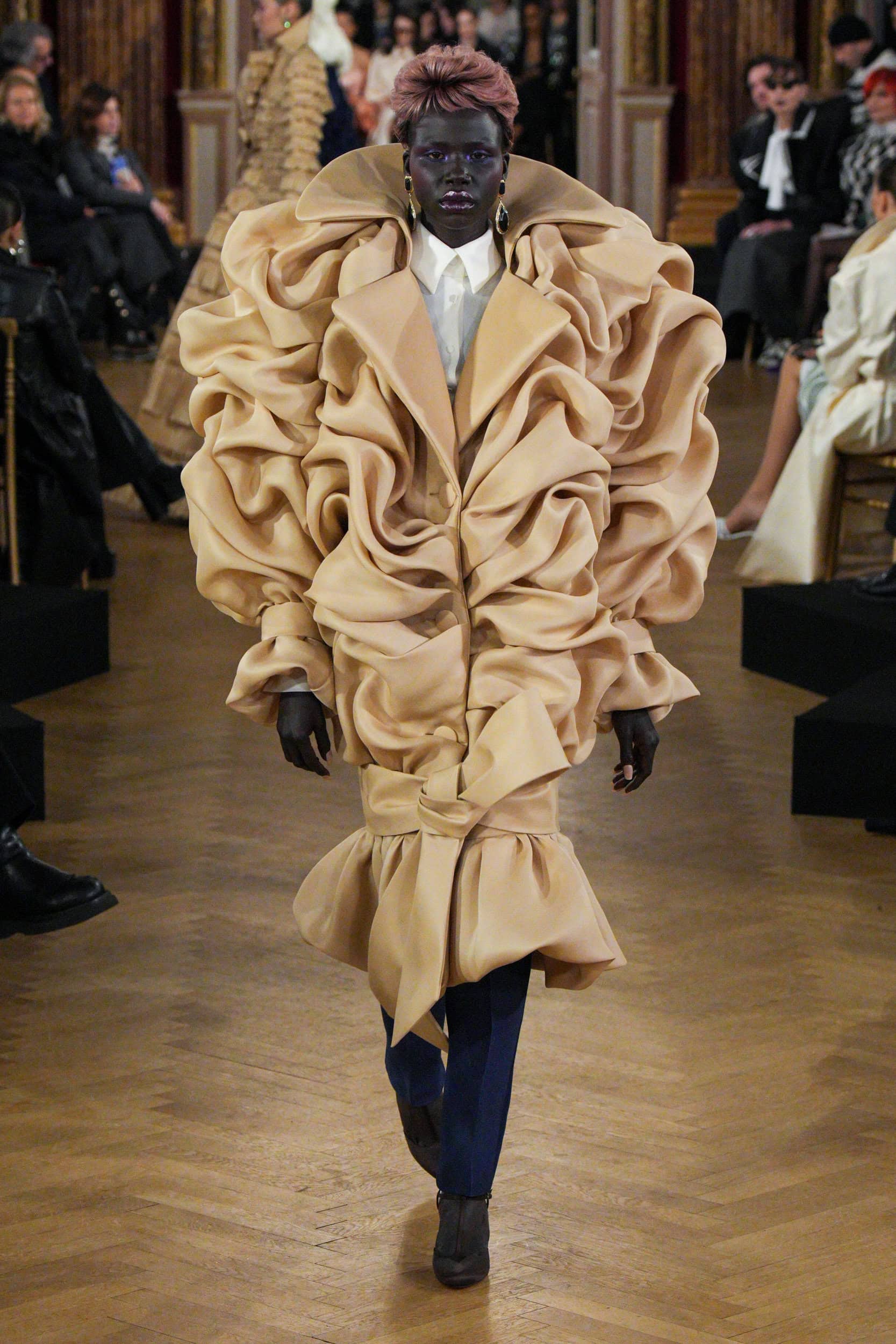 Viktor & Rolf Spring 2025 Couture Fashion Show