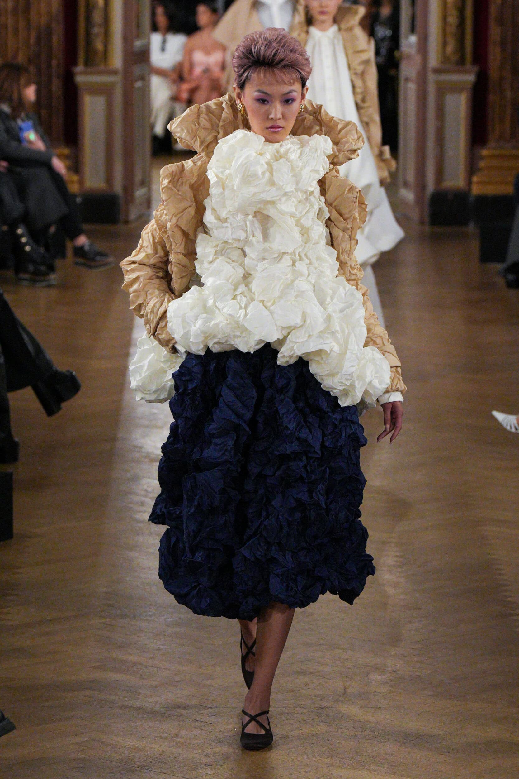 Viktor & Rolf Spring 2025 Couture Fashion Show