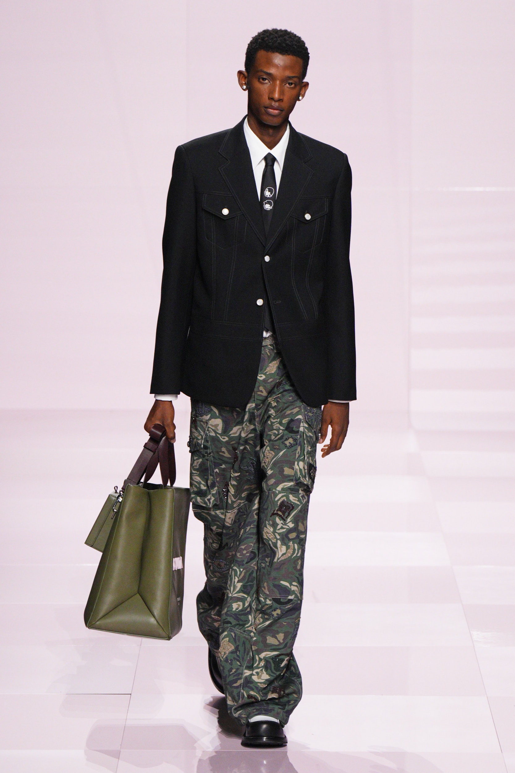 Louis Vuitton Fall 2025 Men’s Fashion Show