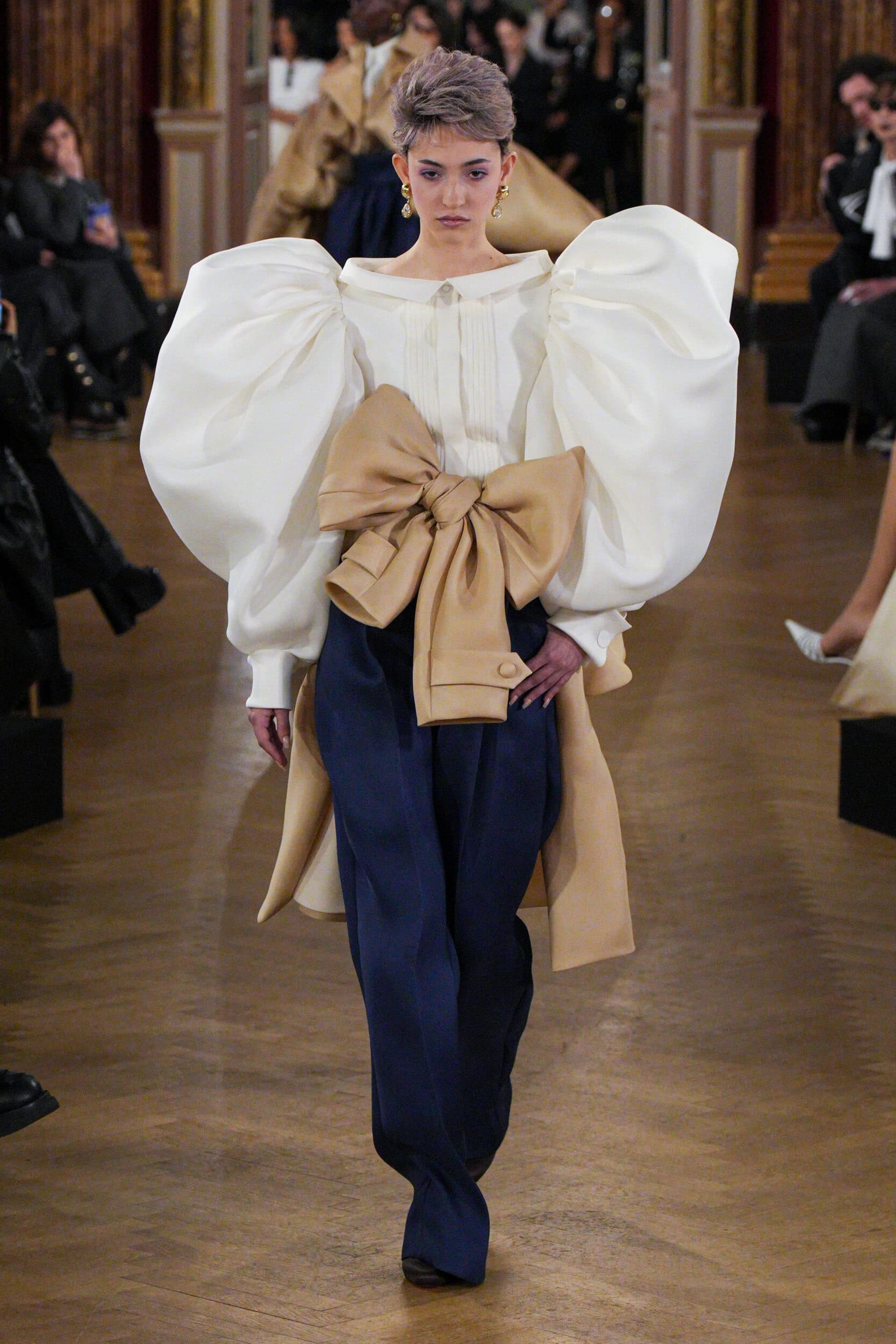 Viktor & Rolf Spring 2025 Couture Fashion Show