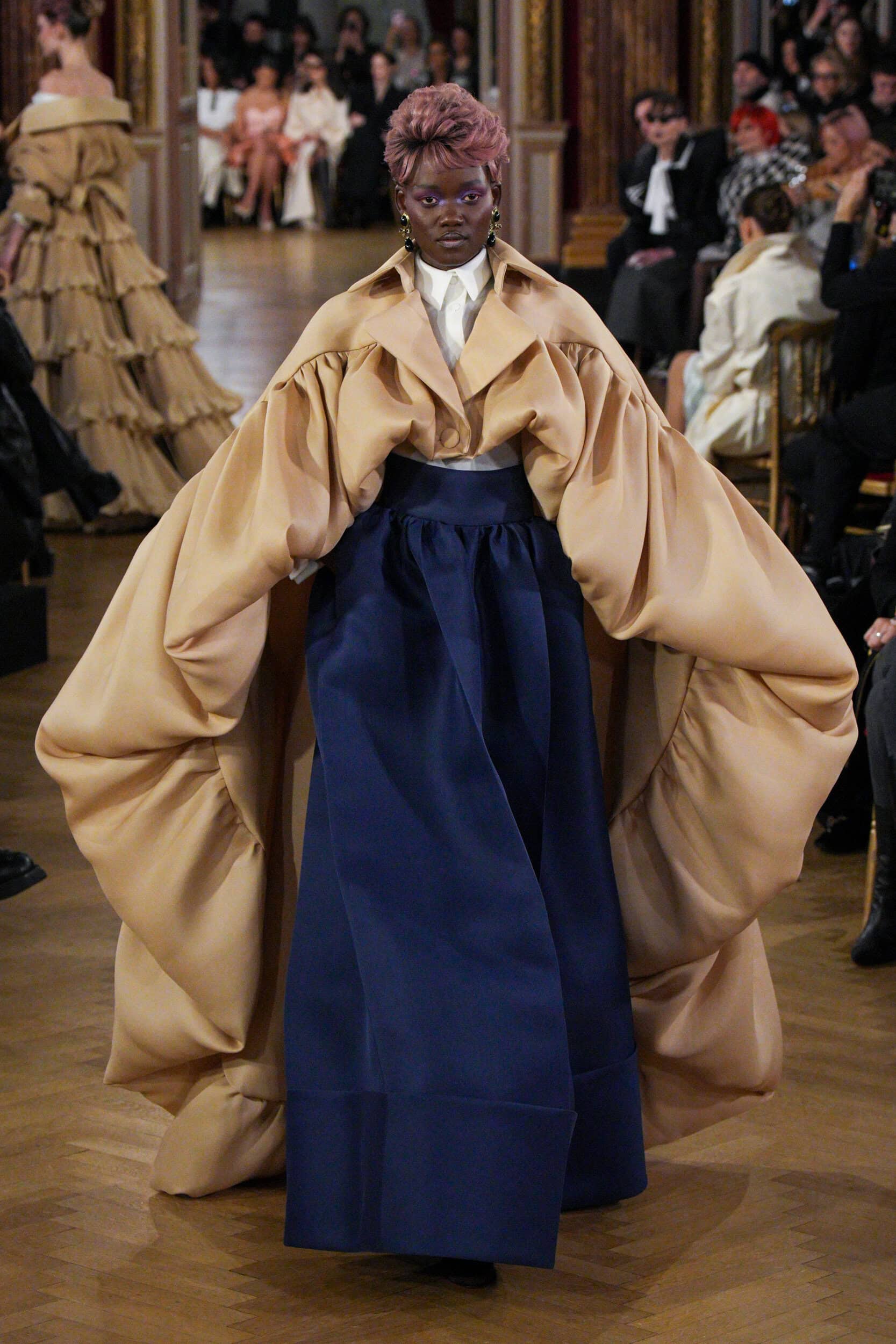 Viktor & Rolf Spring 2025 Couture Fashion Show