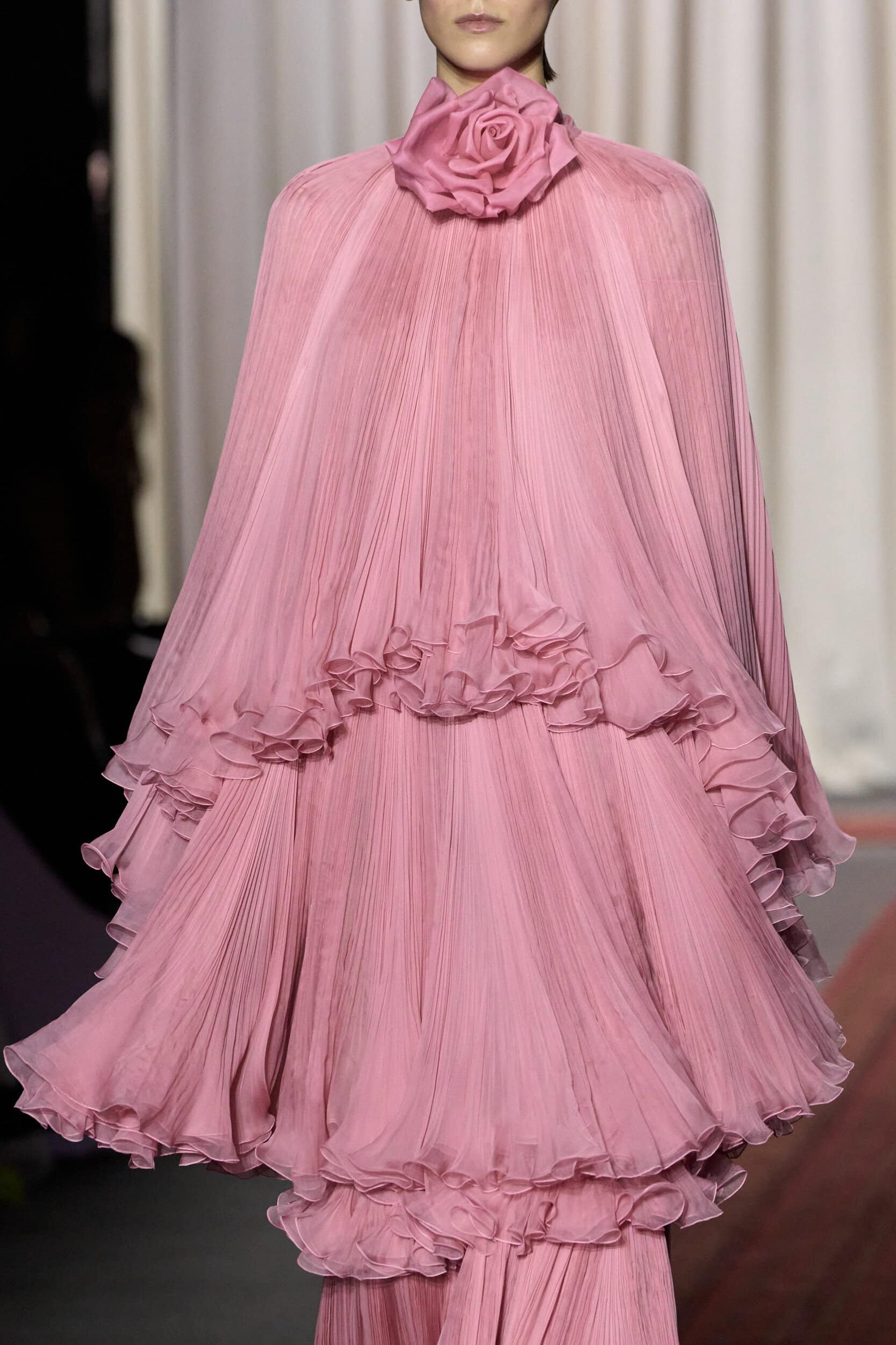 Giambattista Valli Spring 2025 Couture Fashion Show Details