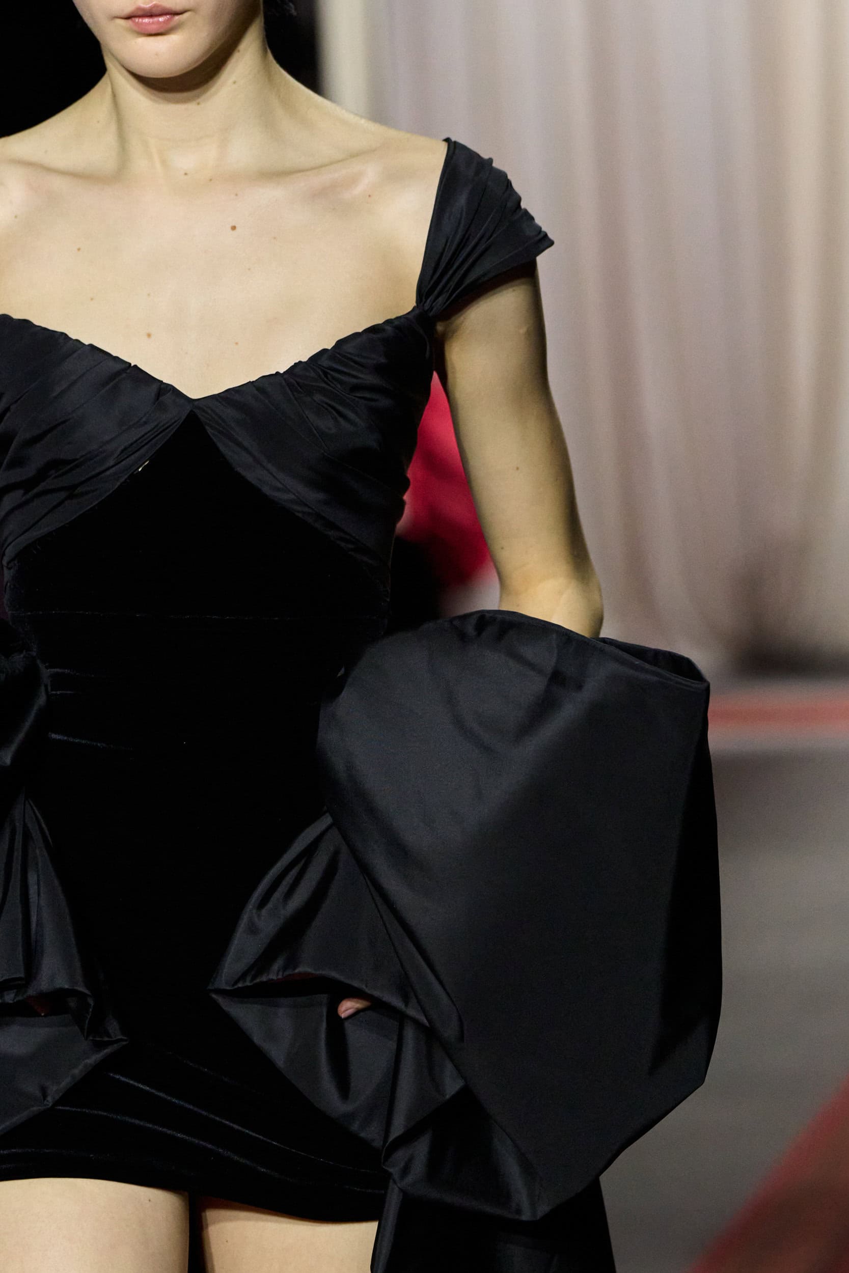 Giambattista Valli Spring 2025 Couture Fashion Show Details