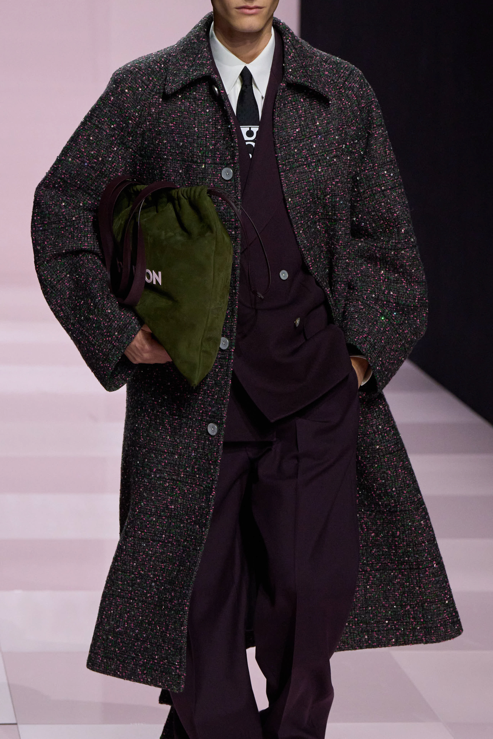 Louis Vuitton Fall 2025 Men’s Fashion Show Details