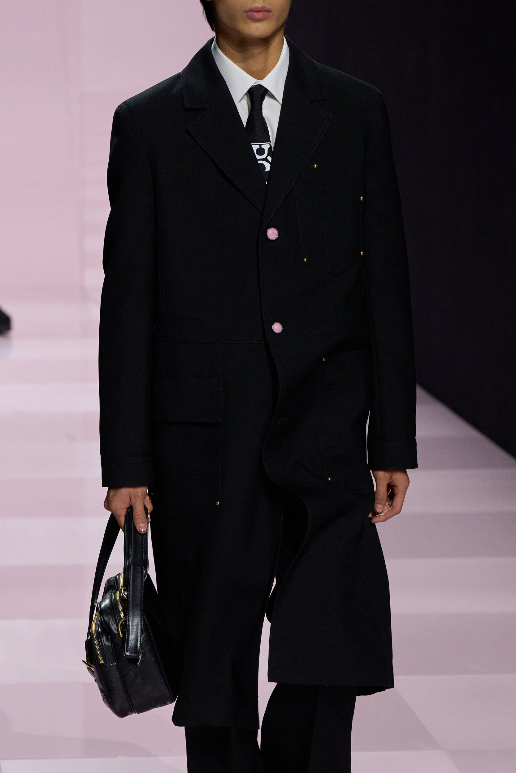 Louis Vuitton Fall 2025 Men’s Fashion Show Details