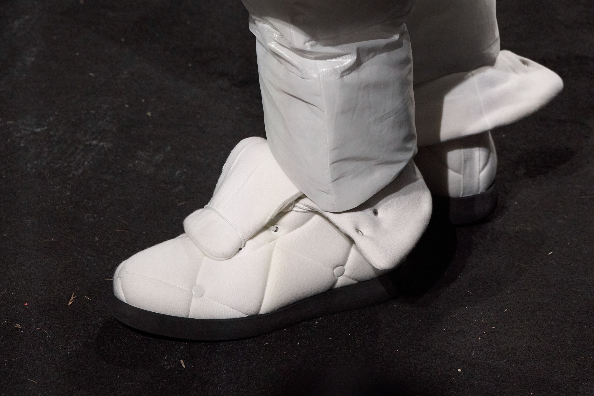 Yohji Yamamoto Fall 2025 Men’s Fashion Show Details