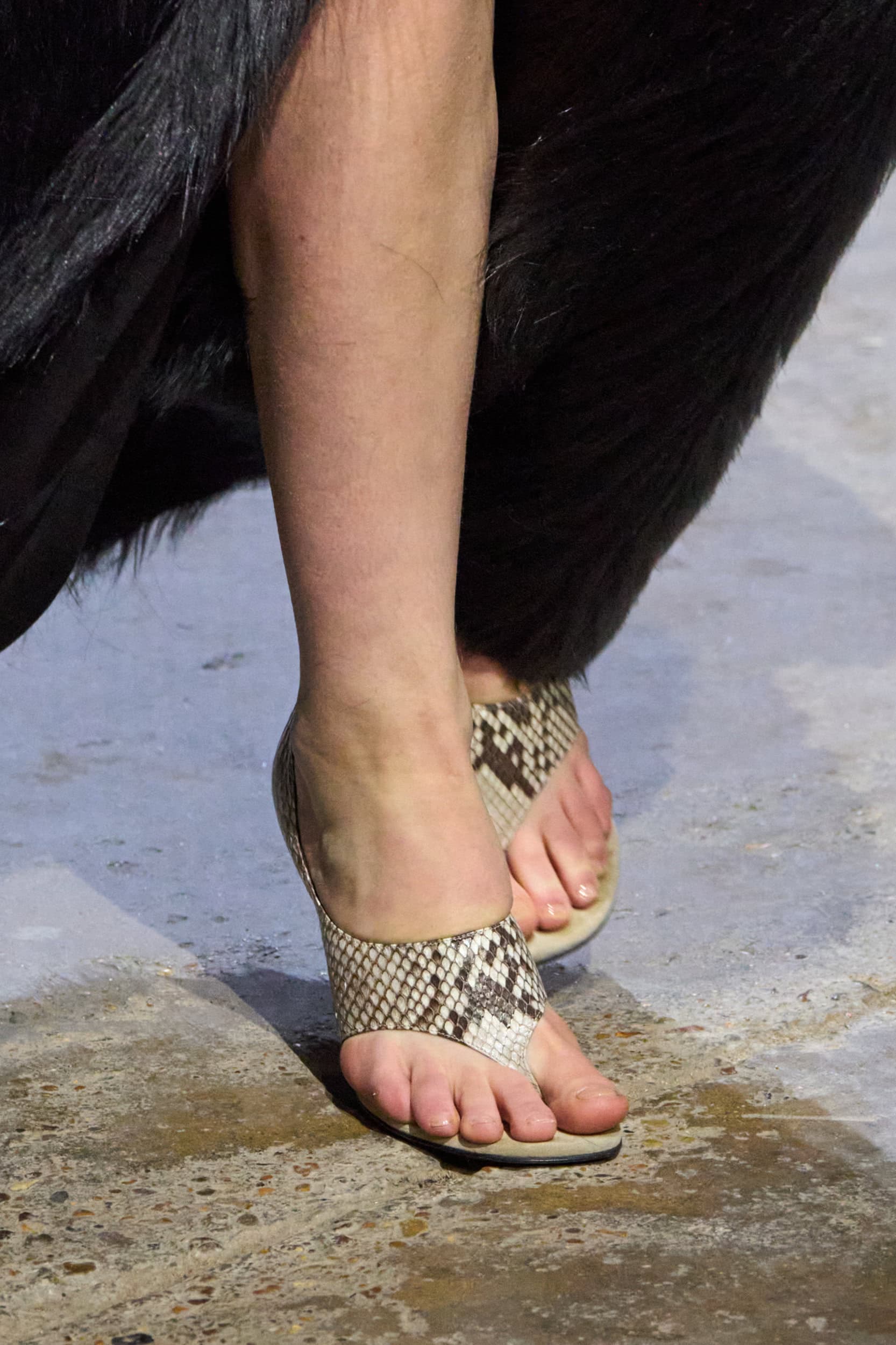 Di Petsa Fall 2025 Fashion Show Details