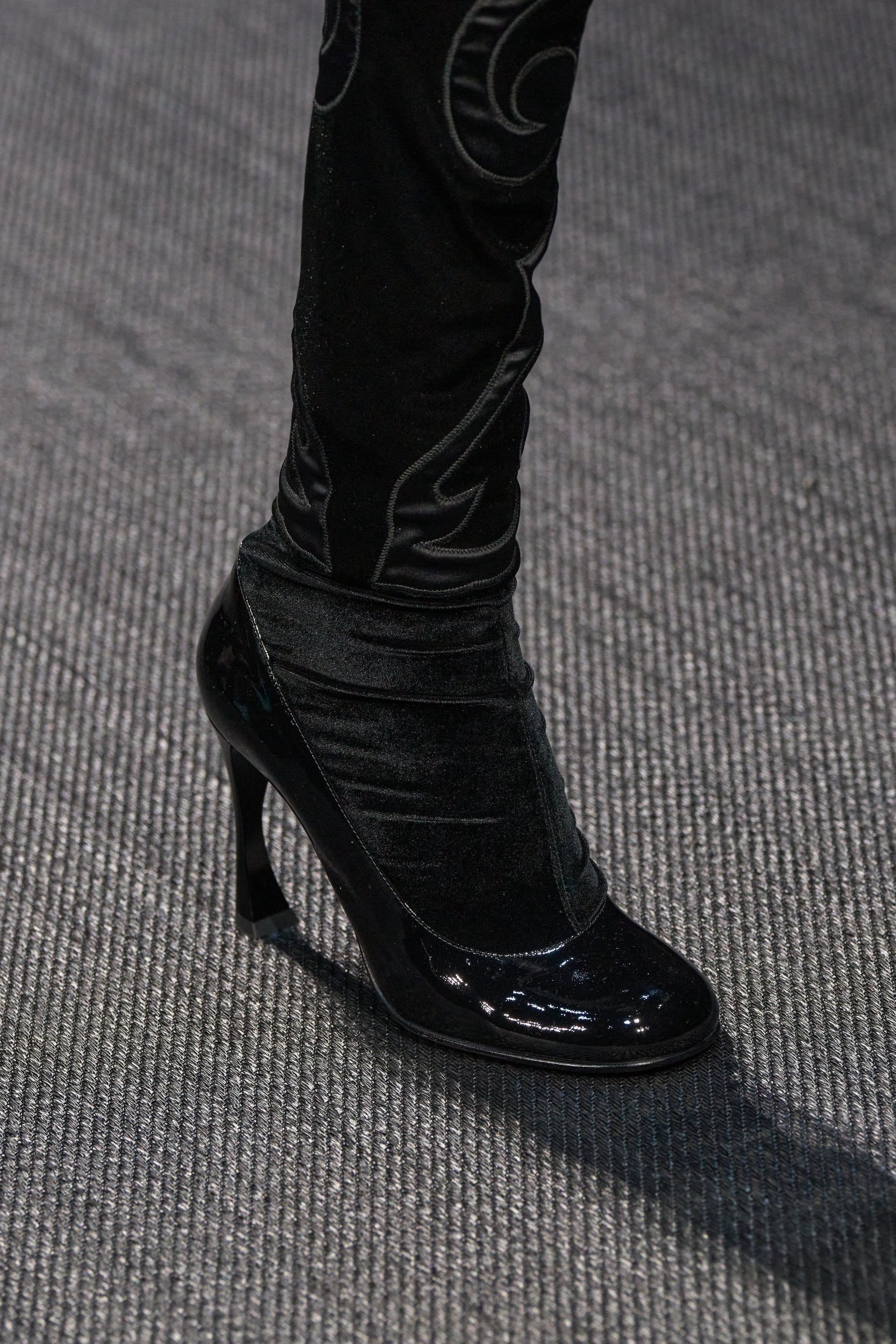 Emporio Armani Fall 2025 Fashion Show Details