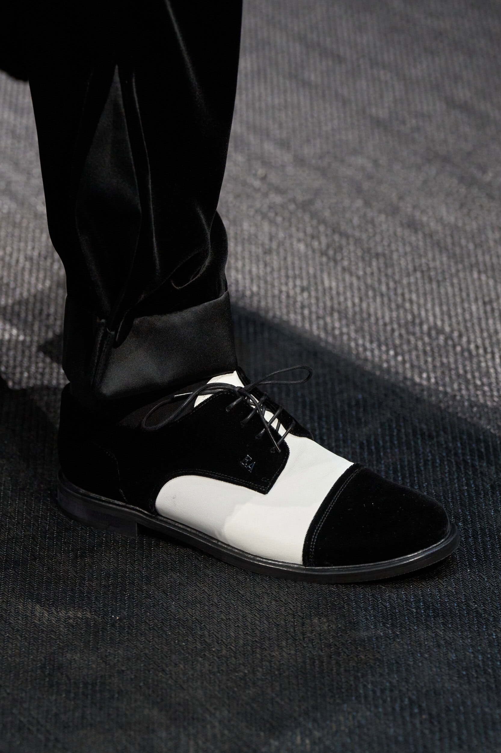 Emporio Armani Fall 2025 Fashion Show Details