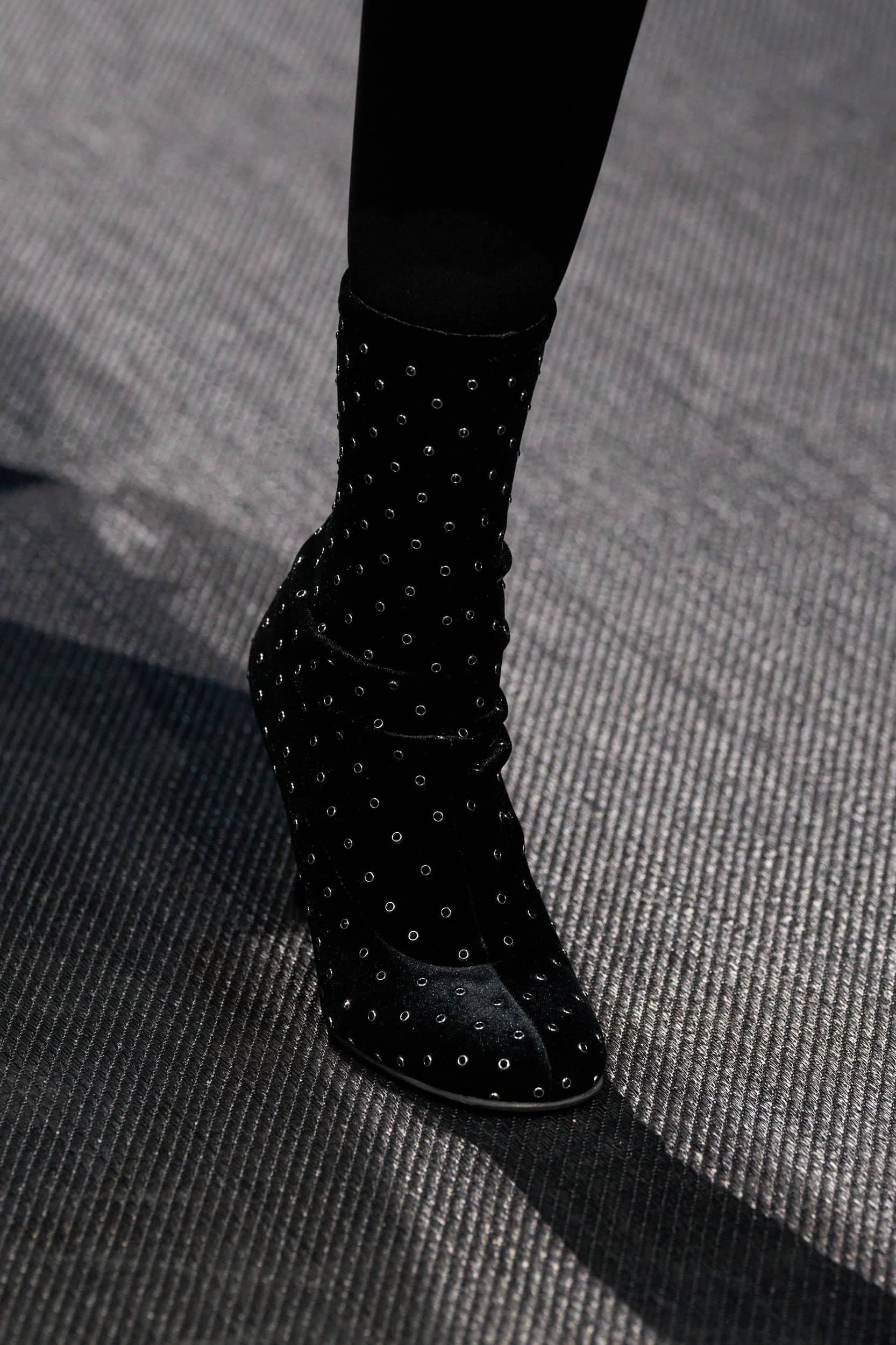 Emporio Armani Fall 2025 Fashion Show Details