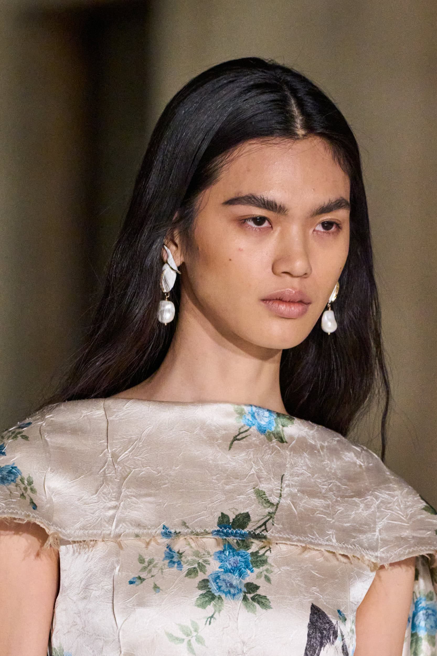 Erdem Fall 2025 Fashion Show Details