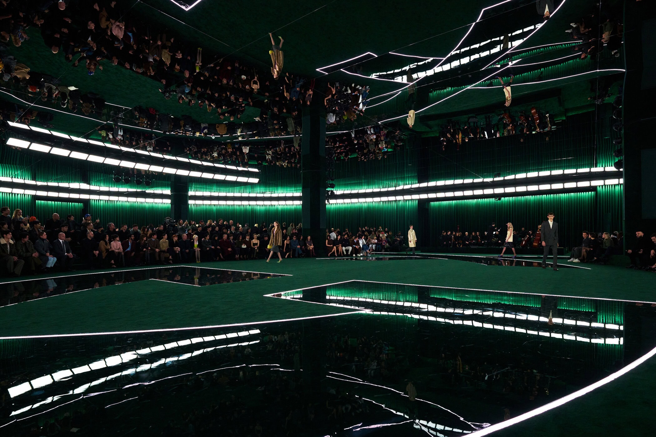 Gucci Fall 2025 Fashion Show Atmosphere