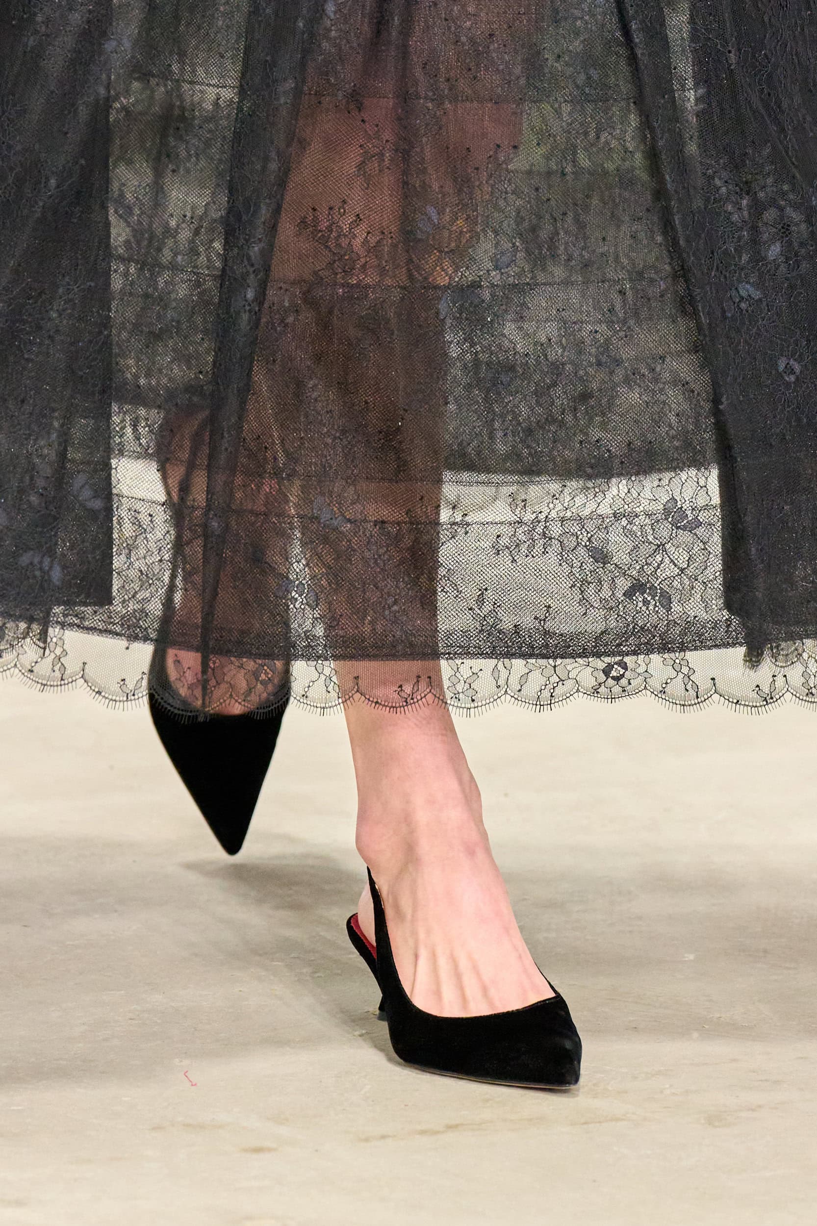 Carolina Herrera  Fall 2025 Fashion Show Details