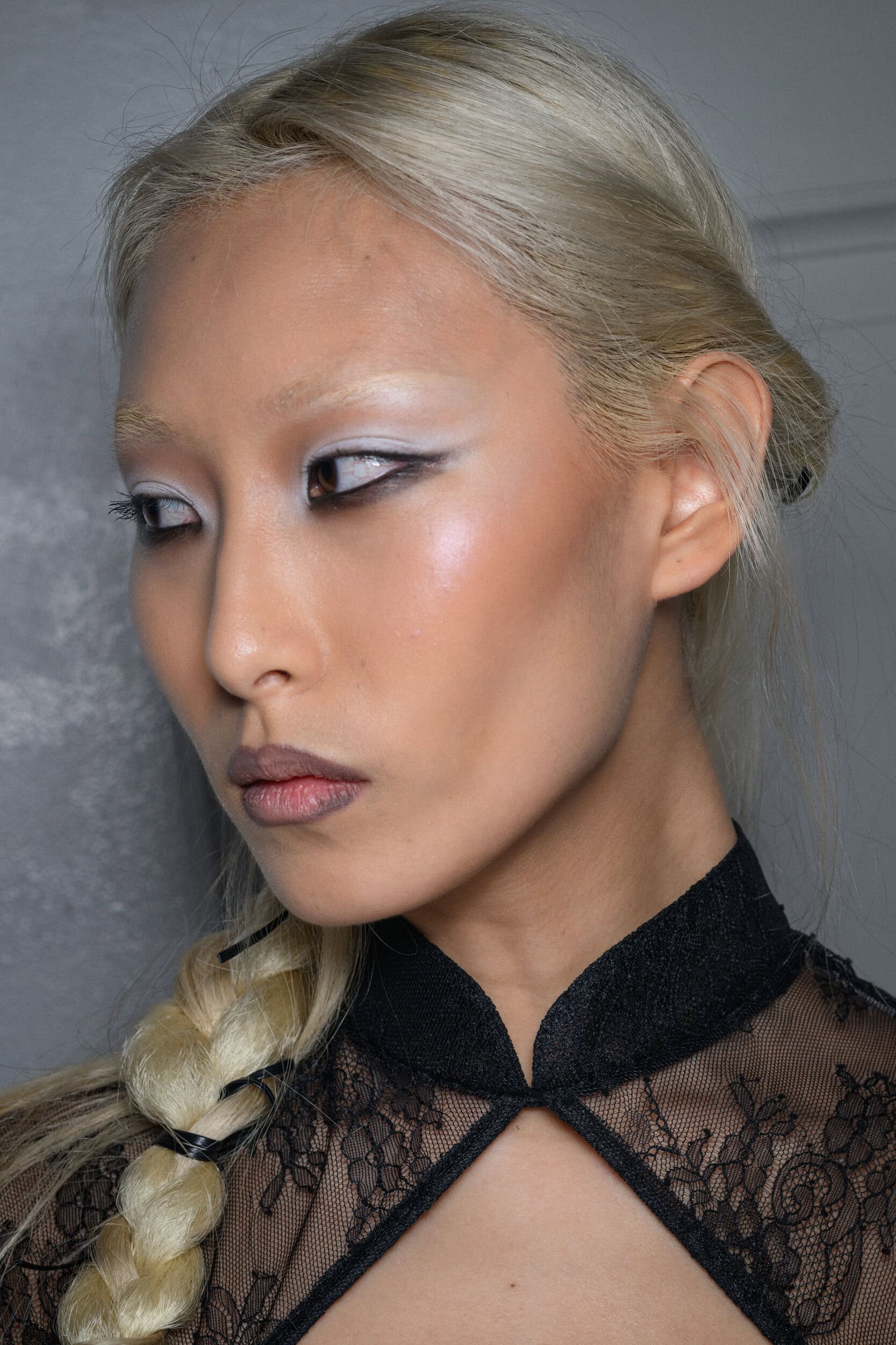 Kim Shui  Fall 2025 Fashion Show Backstage