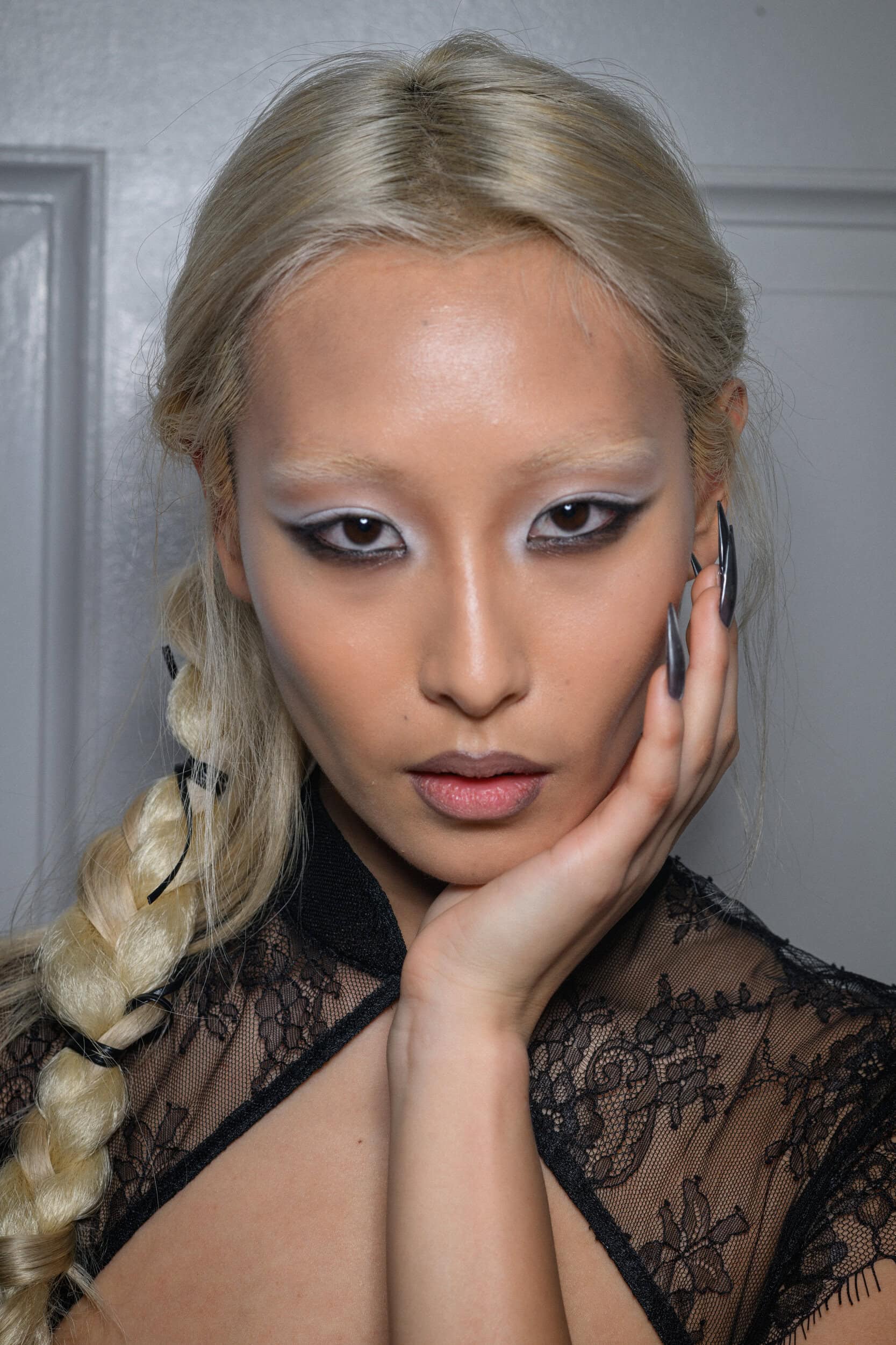 Kim Shui  Fall 2025 Fashion Show Backstage