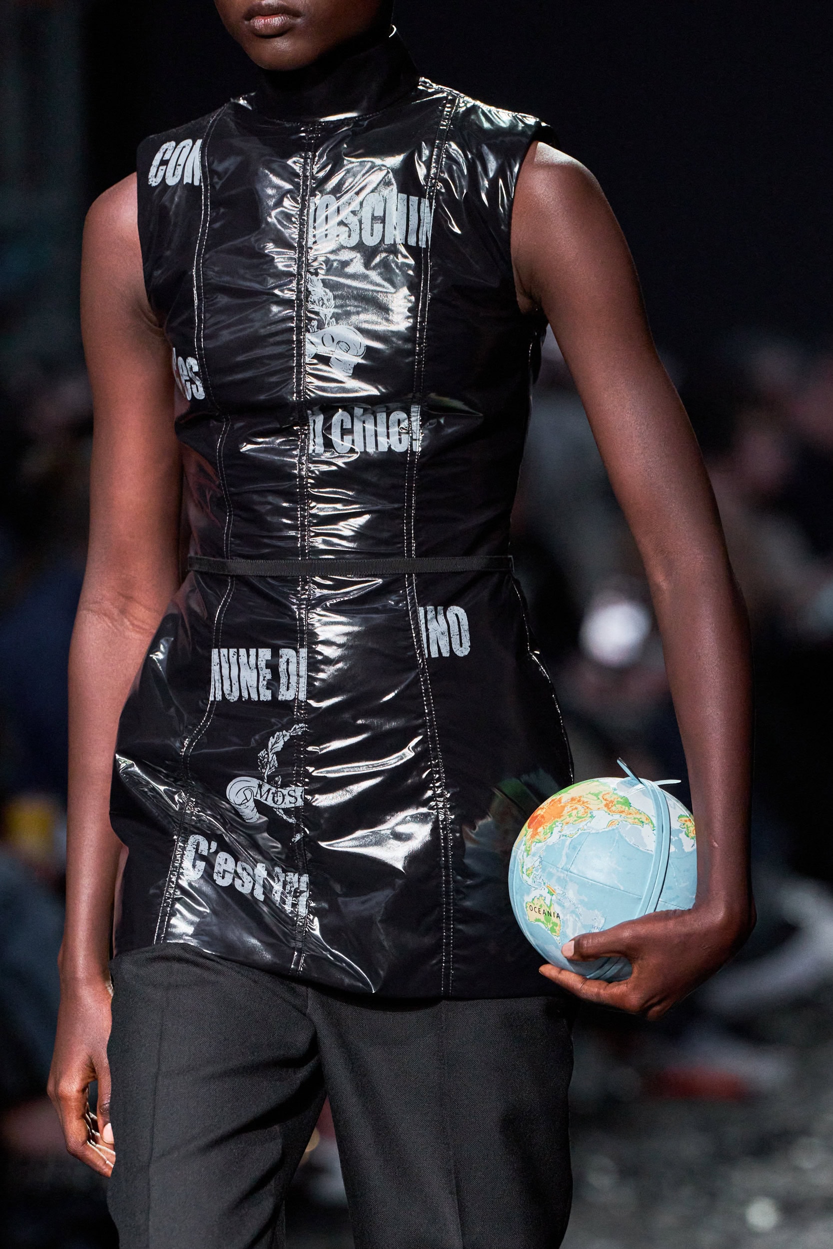 Moschino Fall 2025 Fashion Show Details