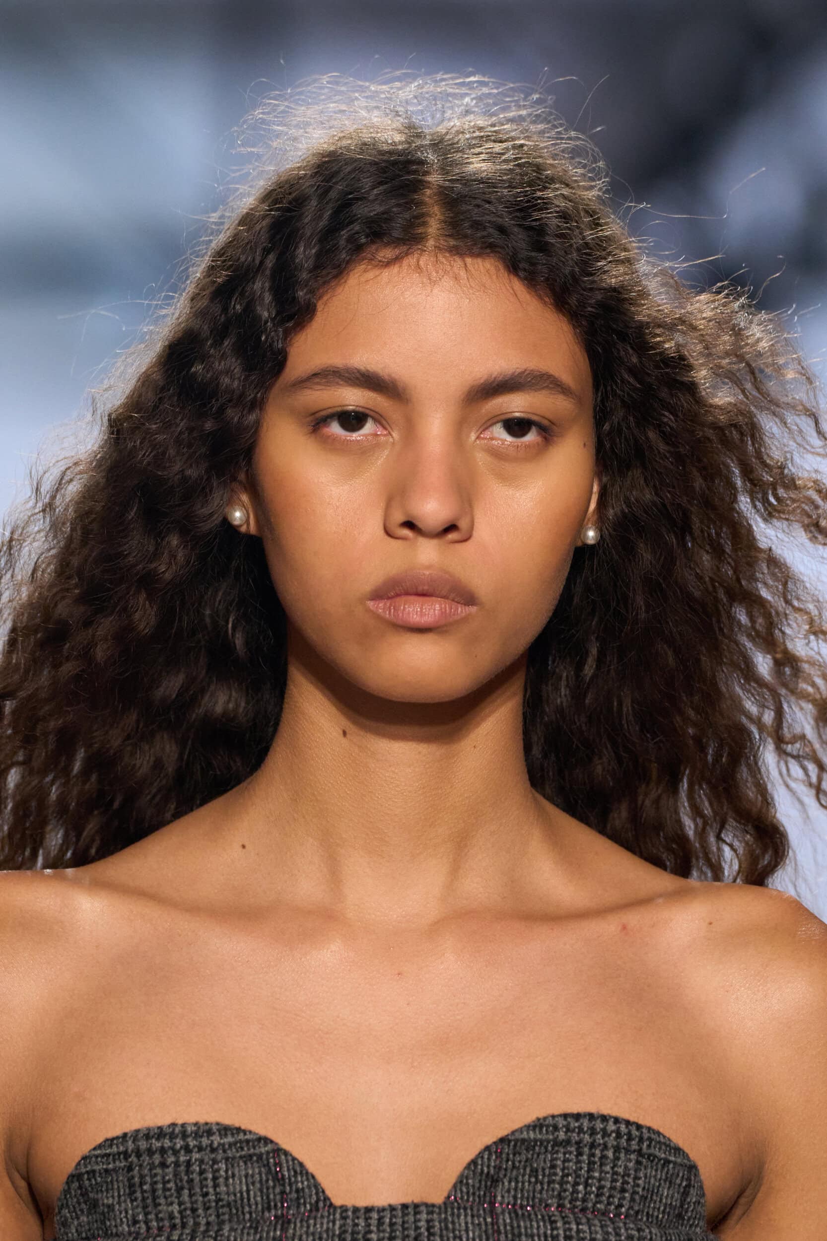N 21 Fall 2025 Fashion Show Details