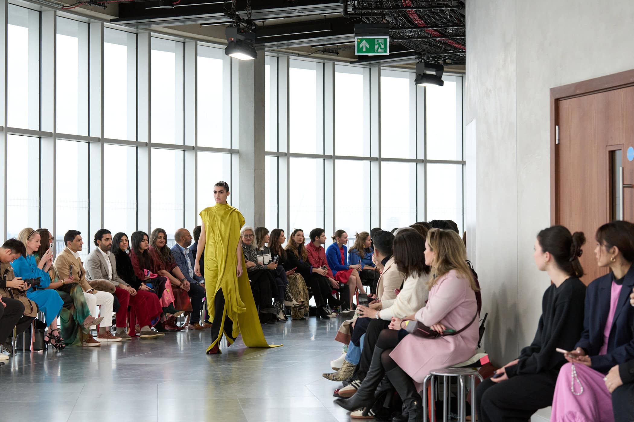 Roksanda Fall 2025 Fashion Show Atmosphere