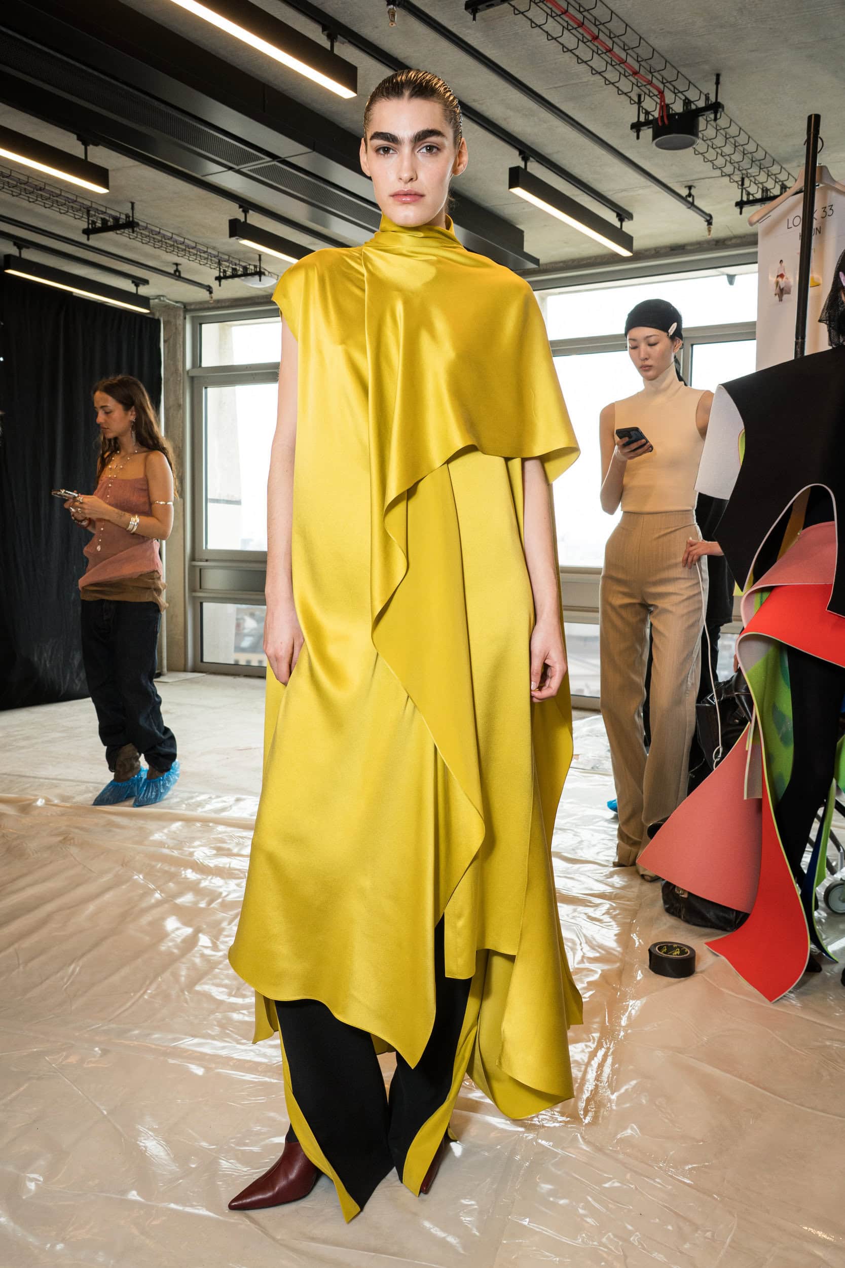 Roksanda Fall 2025 Fashion Show Backstage