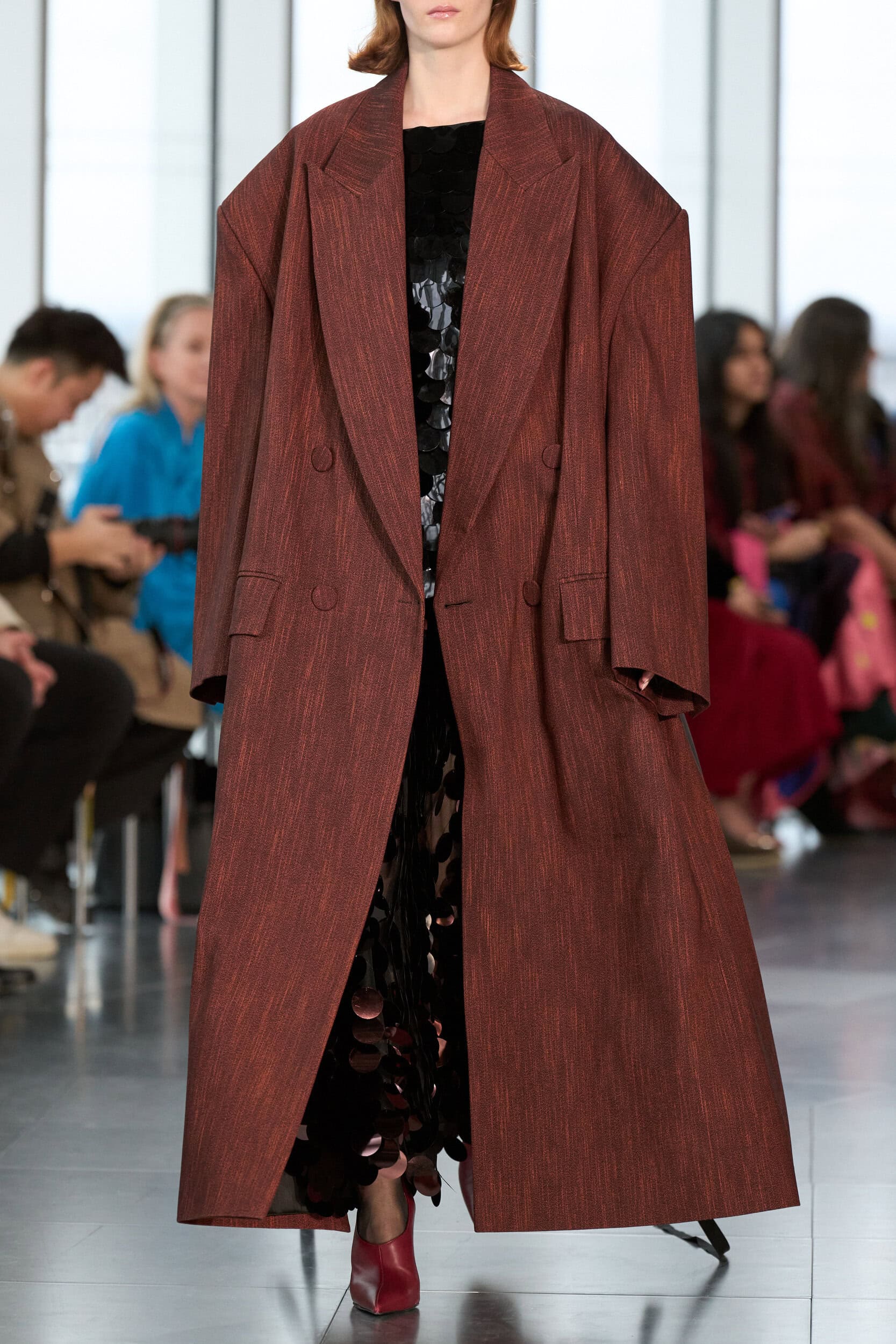 Roksanda Fall 2025 Fashion Show Details