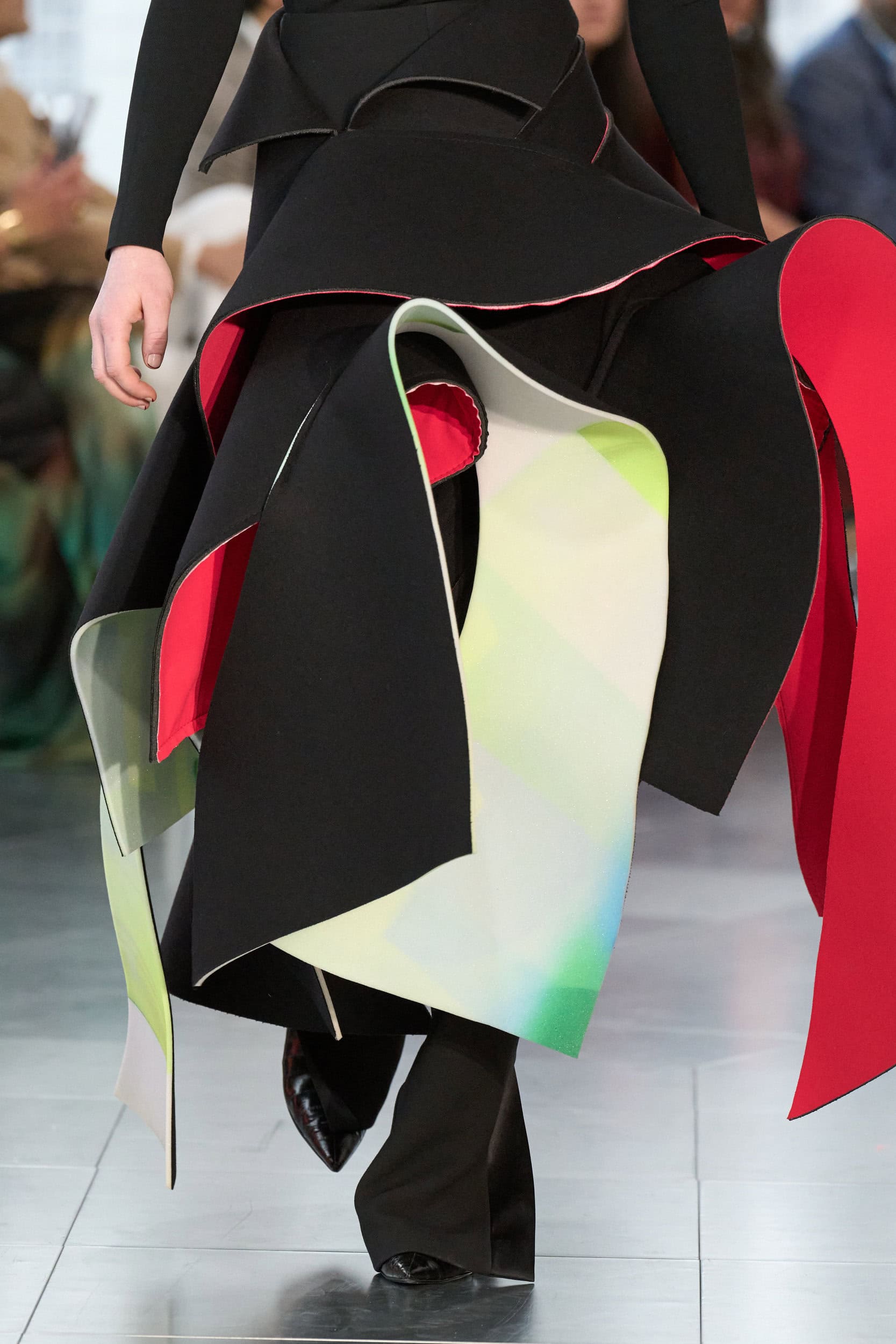 Roksanda Fall 2025 Fashion Show Details