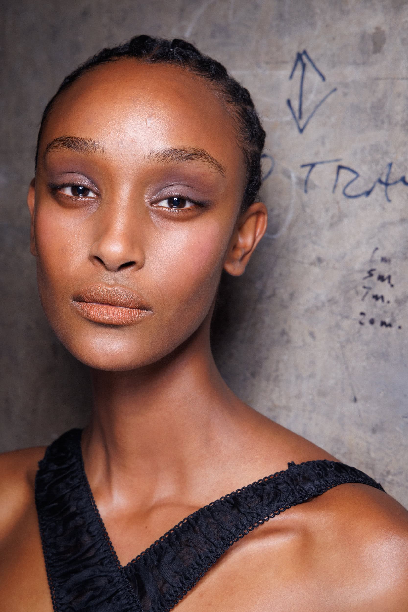 Sinead O Dwyer Fall 2025 Fashion Show Backstage