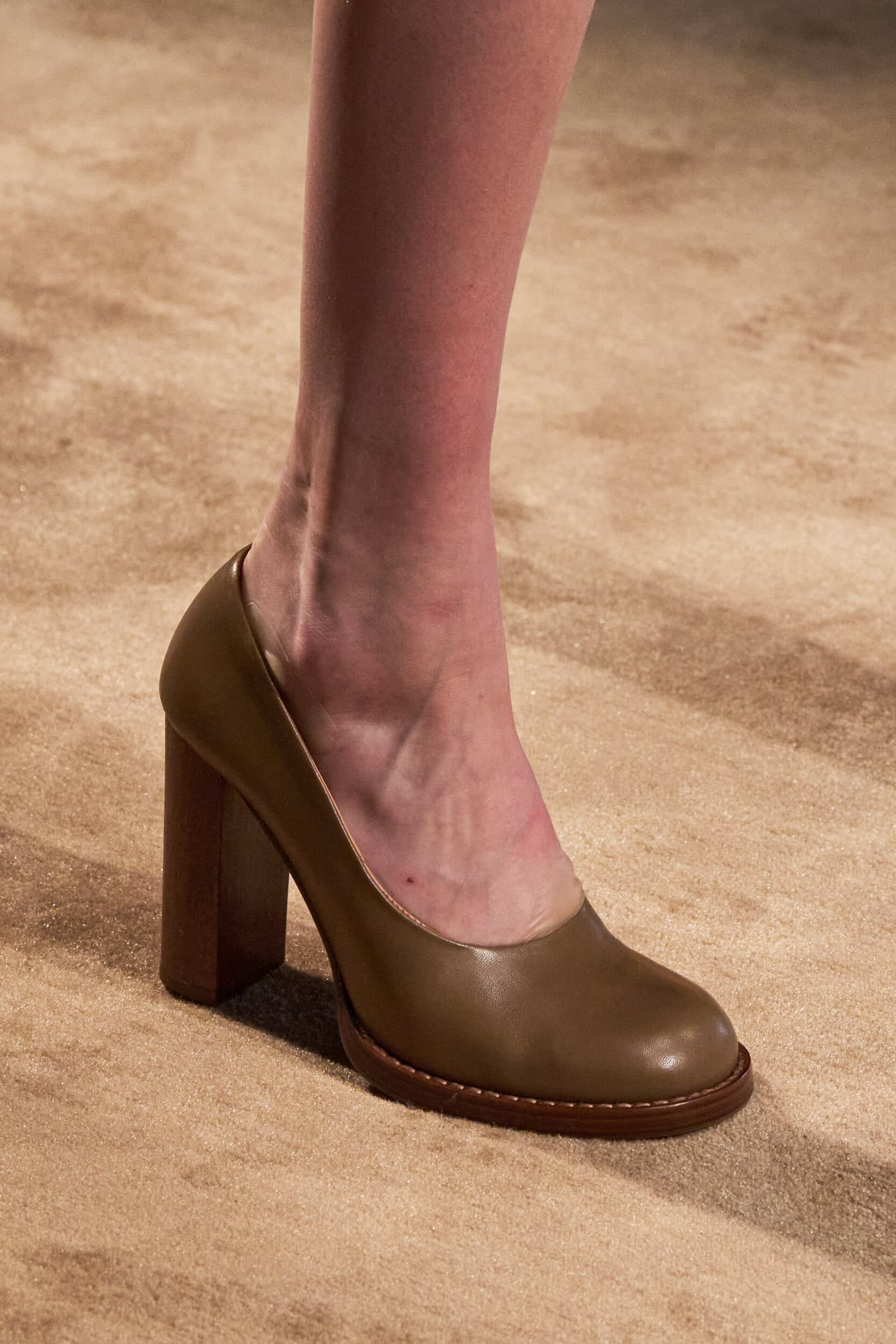 Tod S Fall 2025 Fashion Show Details