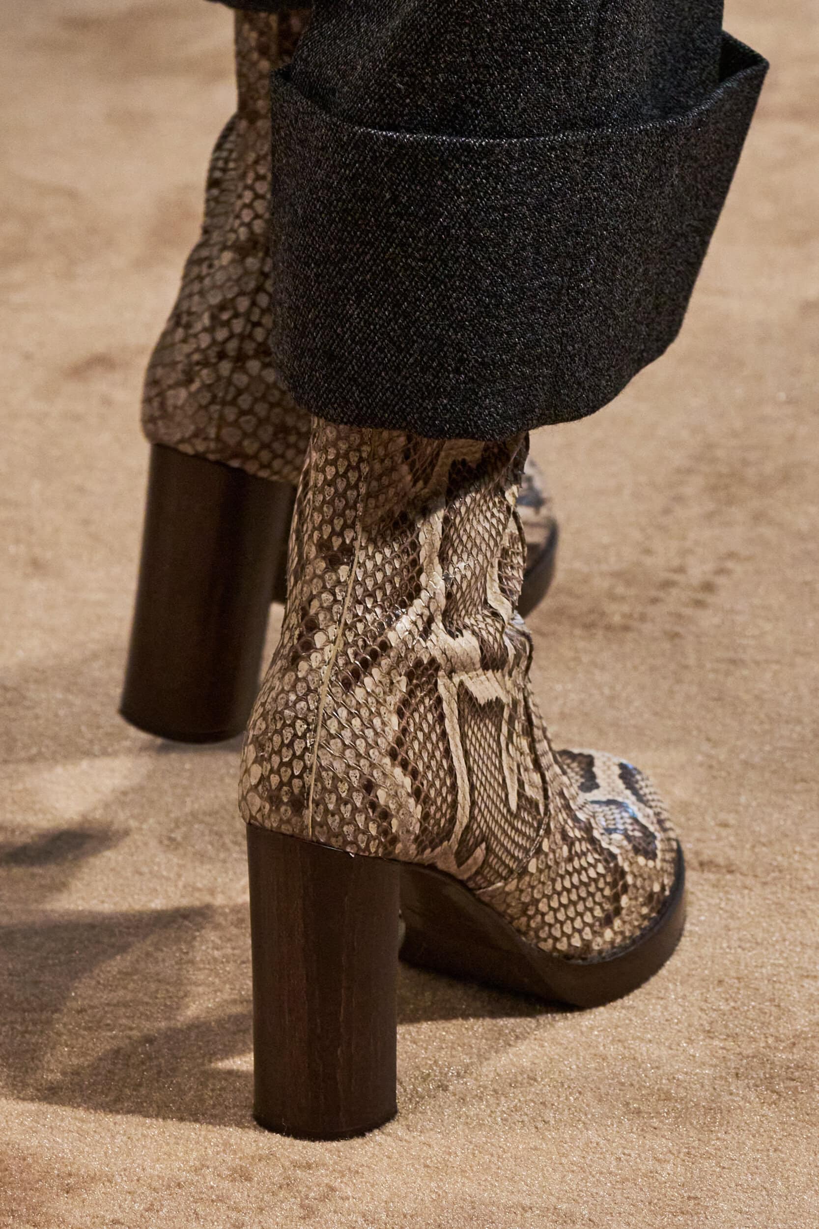 Tod S Fall 2025 Fashion Show Details